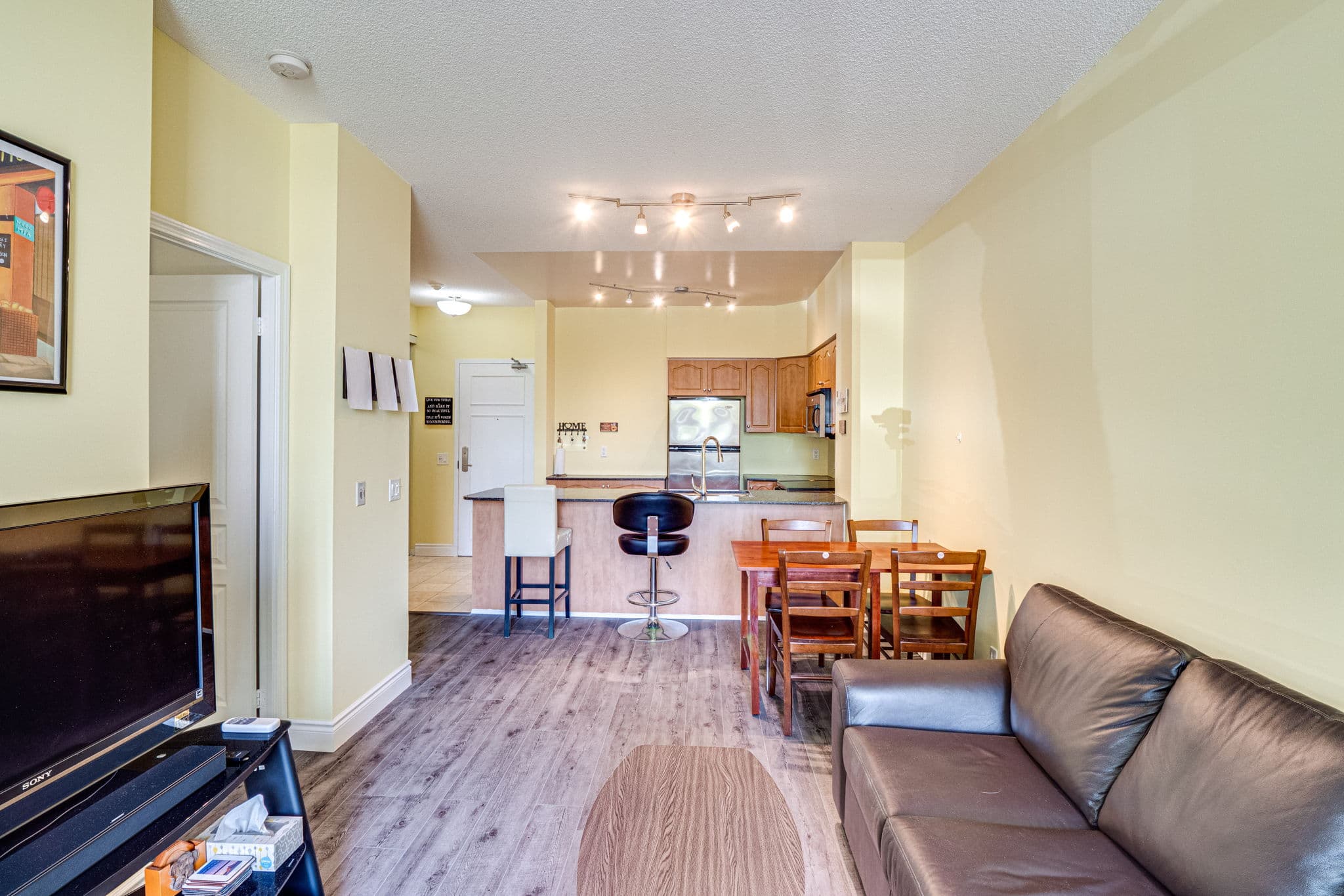330 Red Maple Rd 106 Richmond Hill, ON L4C 0T6