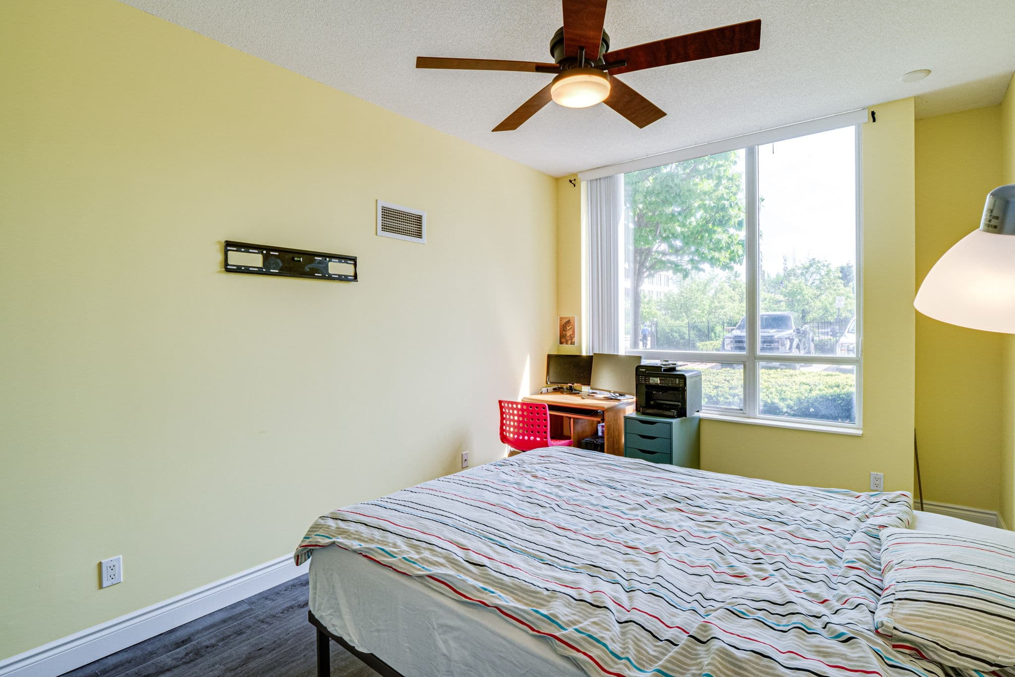 330 Red Maple Rd 106 Richmond Hill, ON L4C 0T6
