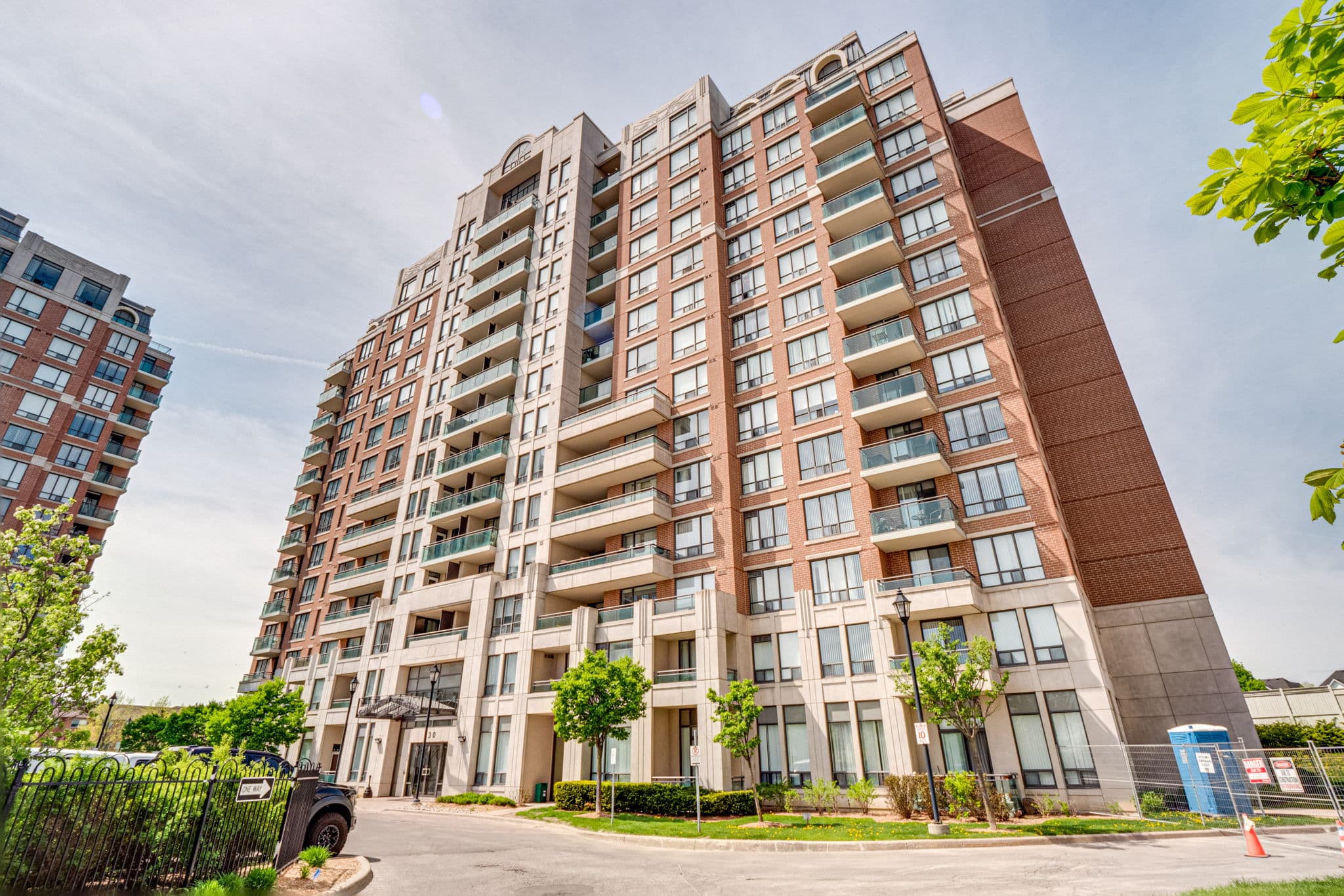 330 Red Maple Rd 106 Richmond Hill, ON L4C 0T6