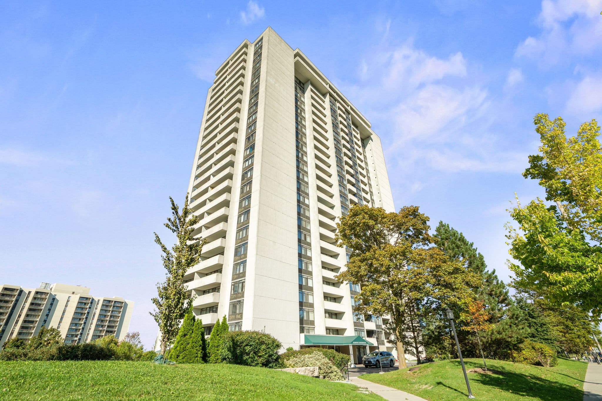 3300 Don Mills Rd Unit 1805 Toronto, ON M2J 4X7