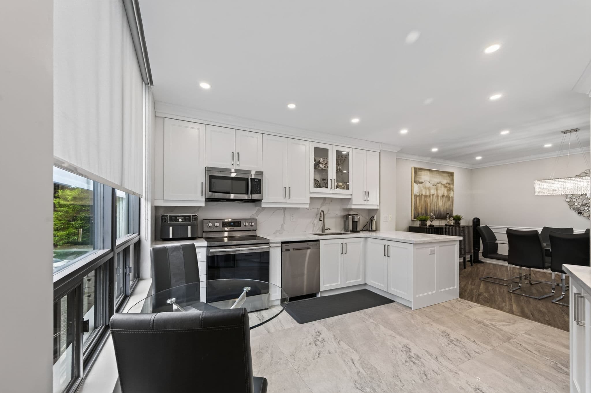 333 Clark Ave W 301 Vaughan, ON L4J 7K4