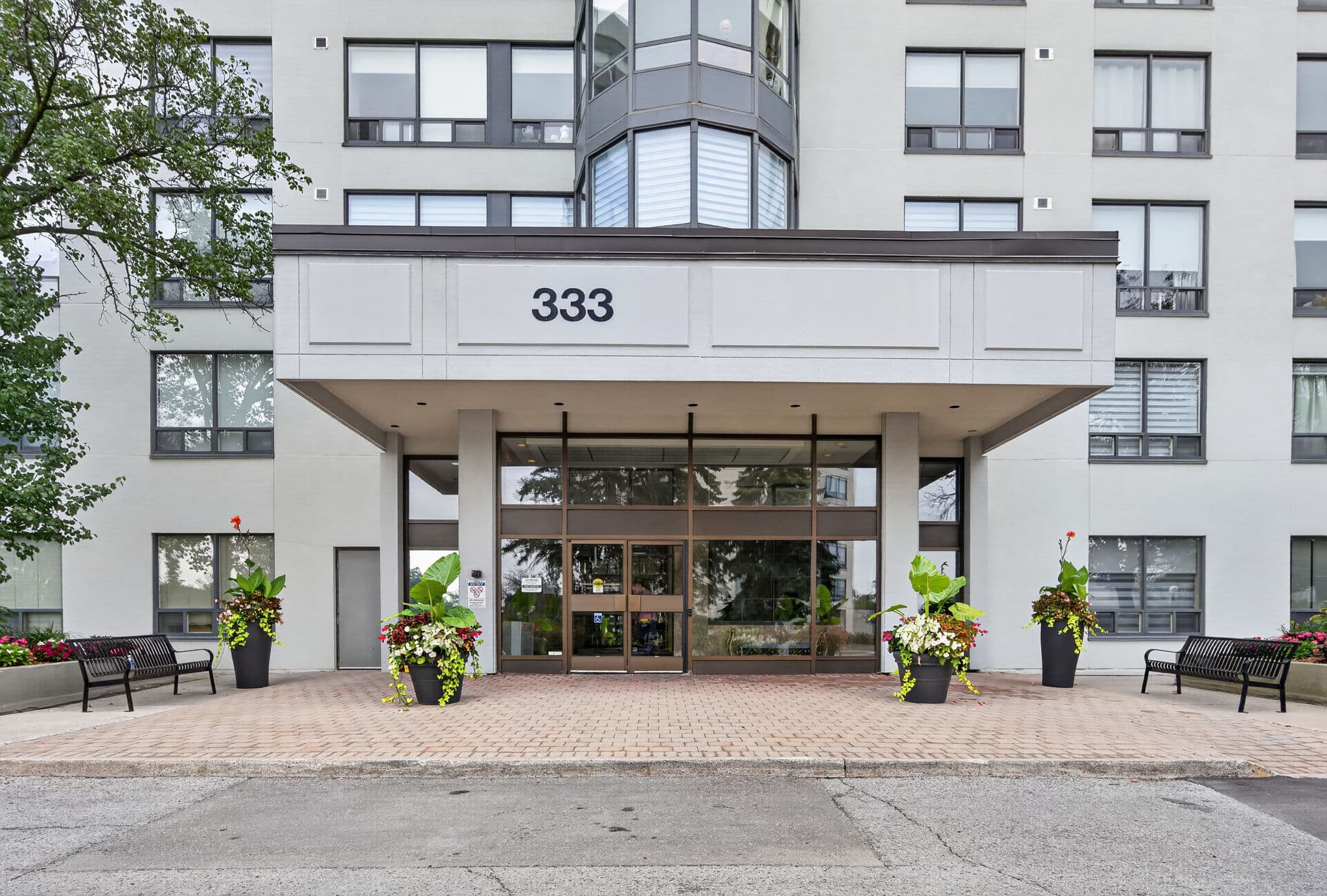 333 Clark Ave W 301 Vaughan, ON L4J 7K4
