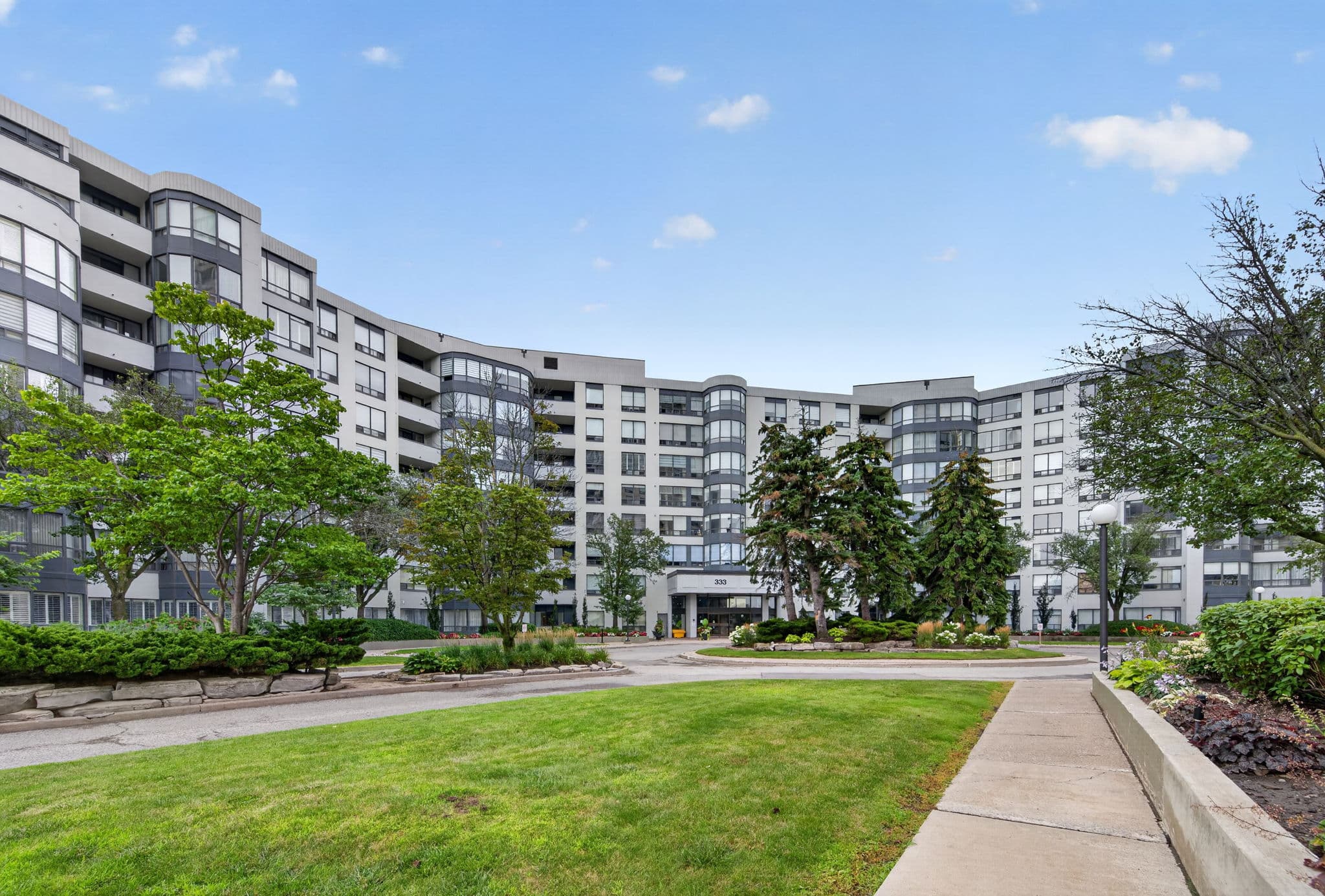 333 Clark Ave W 301 Vaughan, ON L4J 7K4