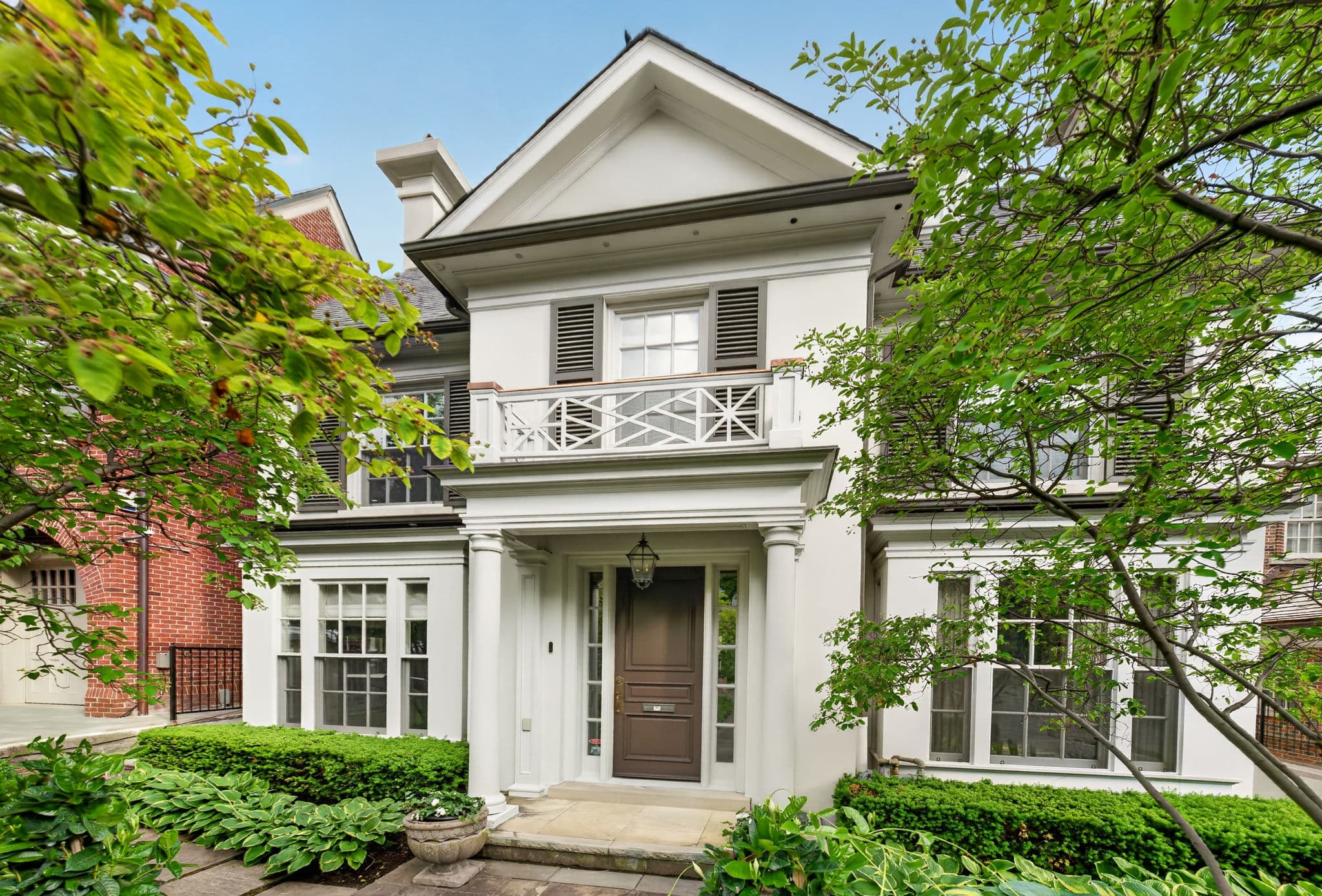 335 Cortleigh Blvd Toronto, ON M5N 1R2