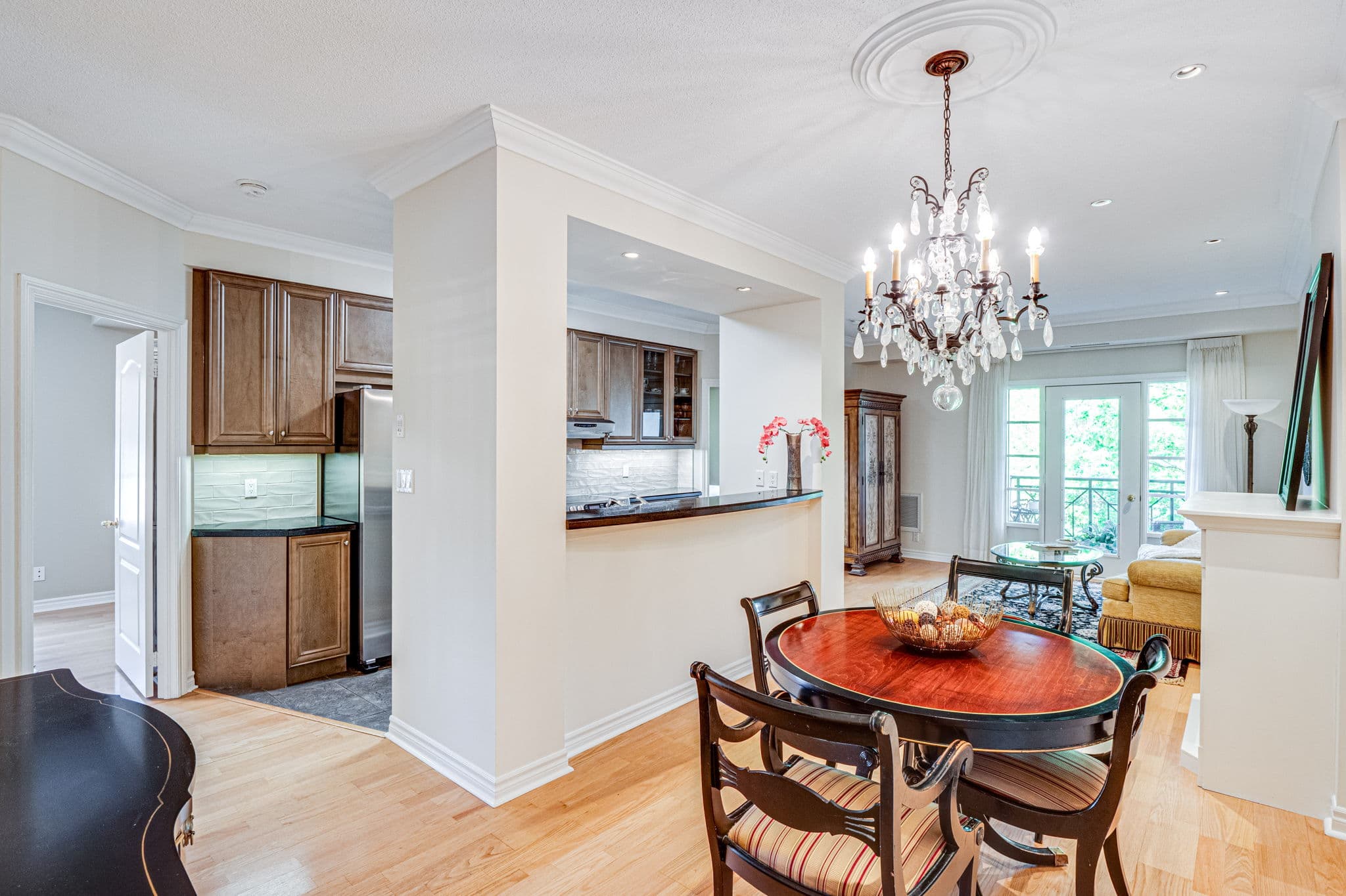 3351 Cawthra Rd 203 Mississauga, ON L5A 4N5