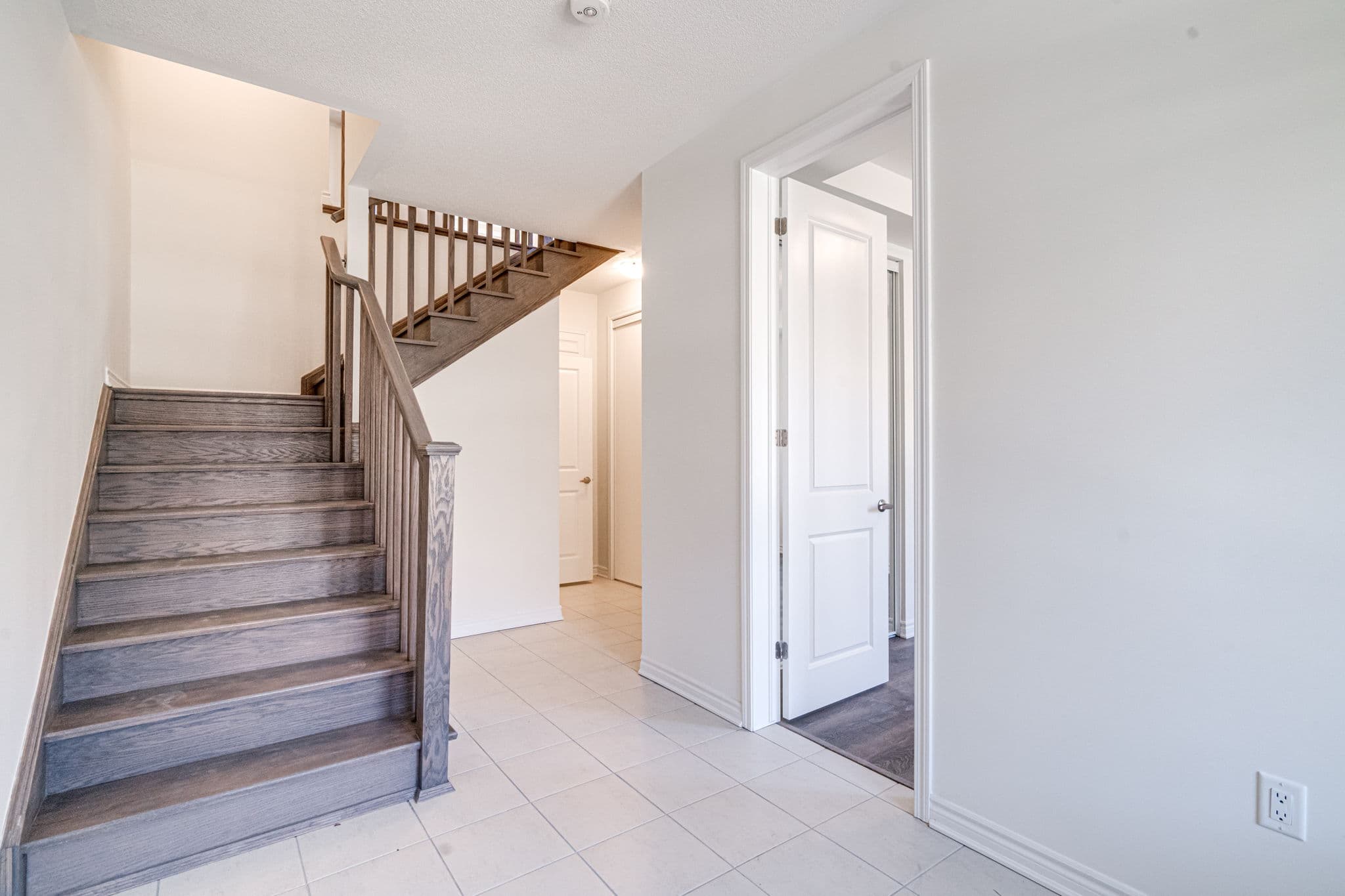 3354 Thunderbird Prom Pickering, ON L0H 1J0