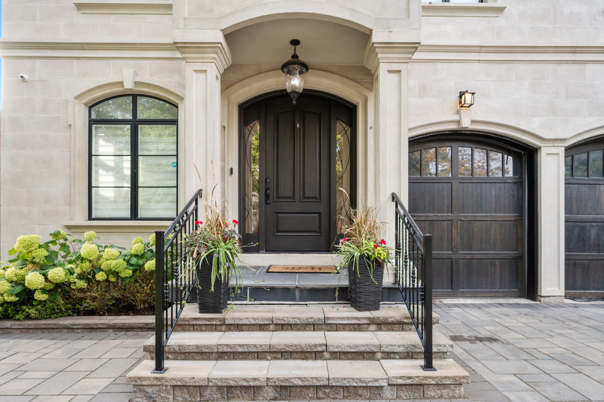 336 Pine Trees Ct Richmond Hill, ON L4C 5N4