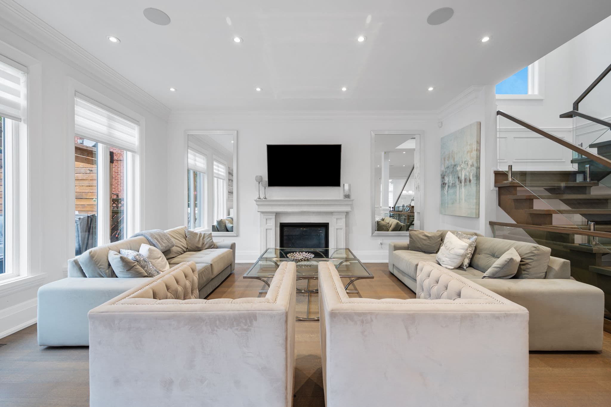 336 Pine Trees Ct Richmond Hill, ON L4C 5N4