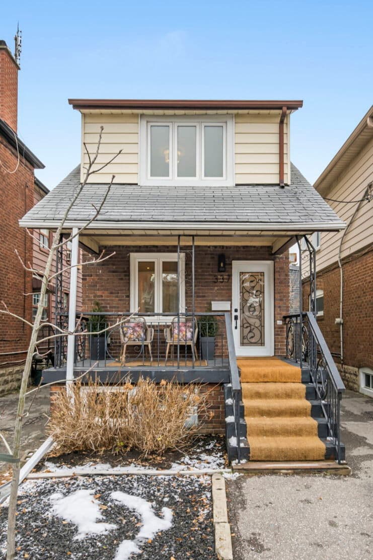 337 Winona Dr Toronto, ON M6C 3T2
