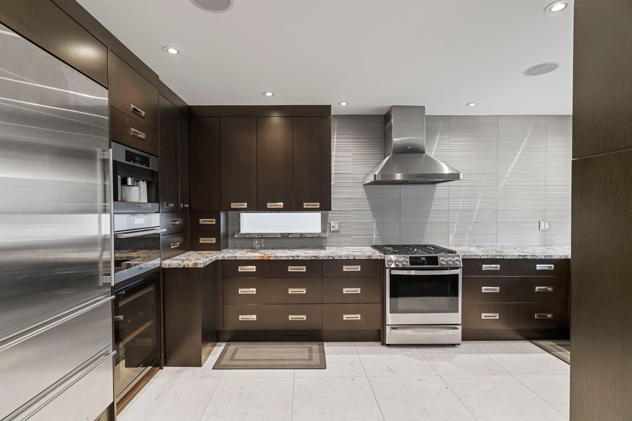 339 Glengrove Ave W Toronto, ON M5N 1W4