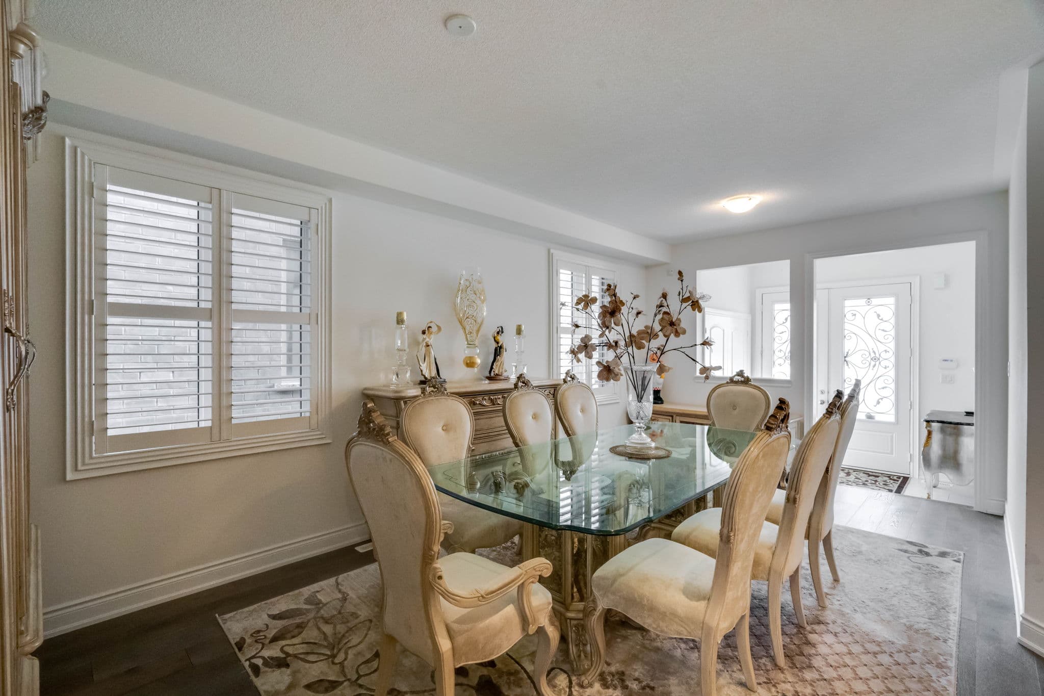 34 Laurier Ave Richmond Hill, ON L4E 2Z7