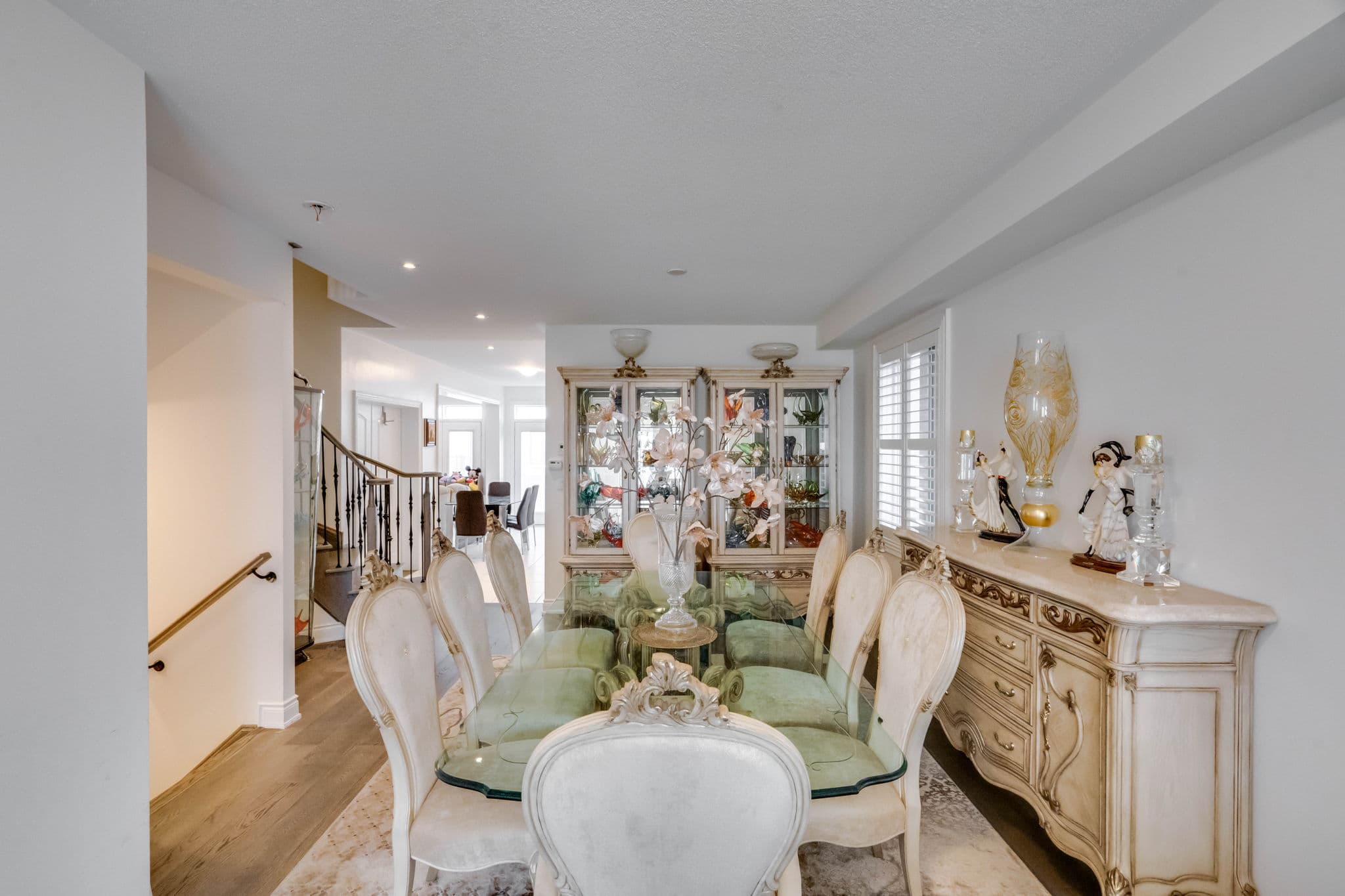 34 Laurier Ave Richmond Hill, ON L4E 2Z7
