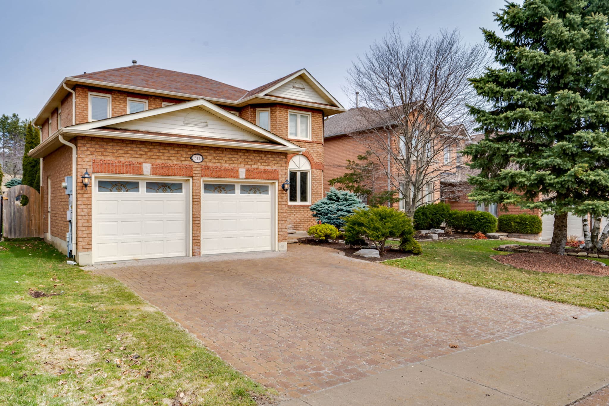341 Alex Doner Dr Newmarket, ON L3X 1E9