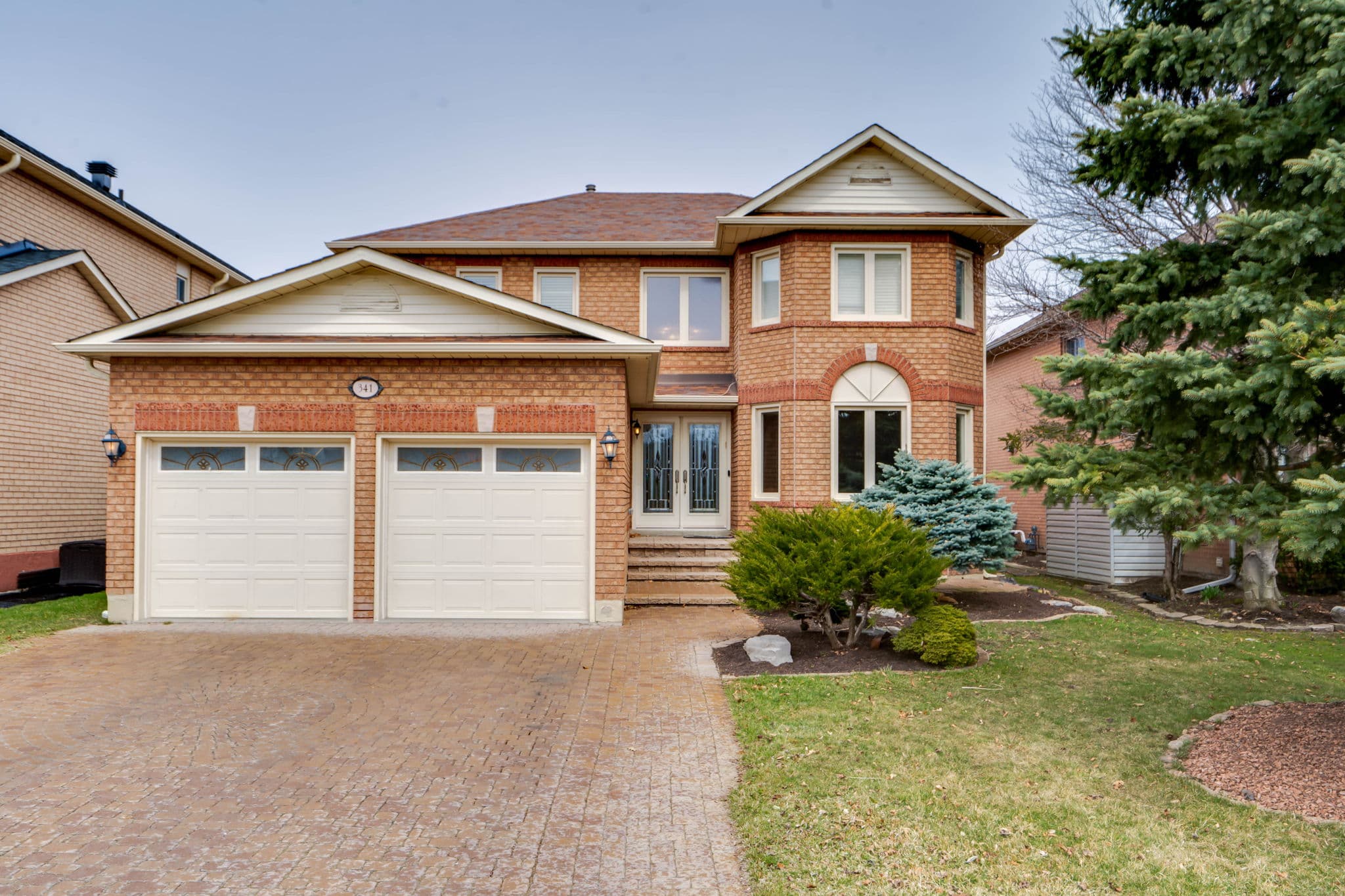 341 Alex Doner Dr Newmarket, ON L3X 1E9