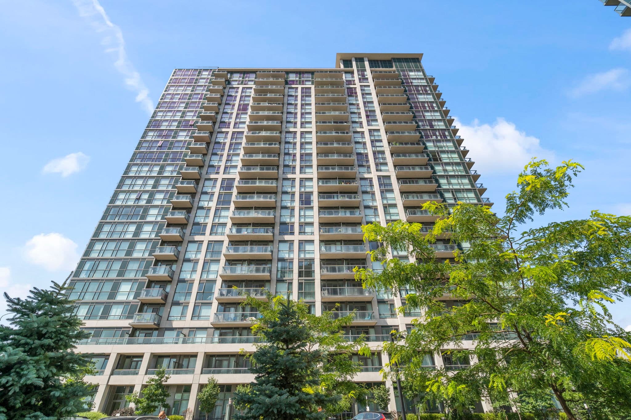 349 Rathburn Rd W Unit 2106 Mississauga, ON L5B 0G9