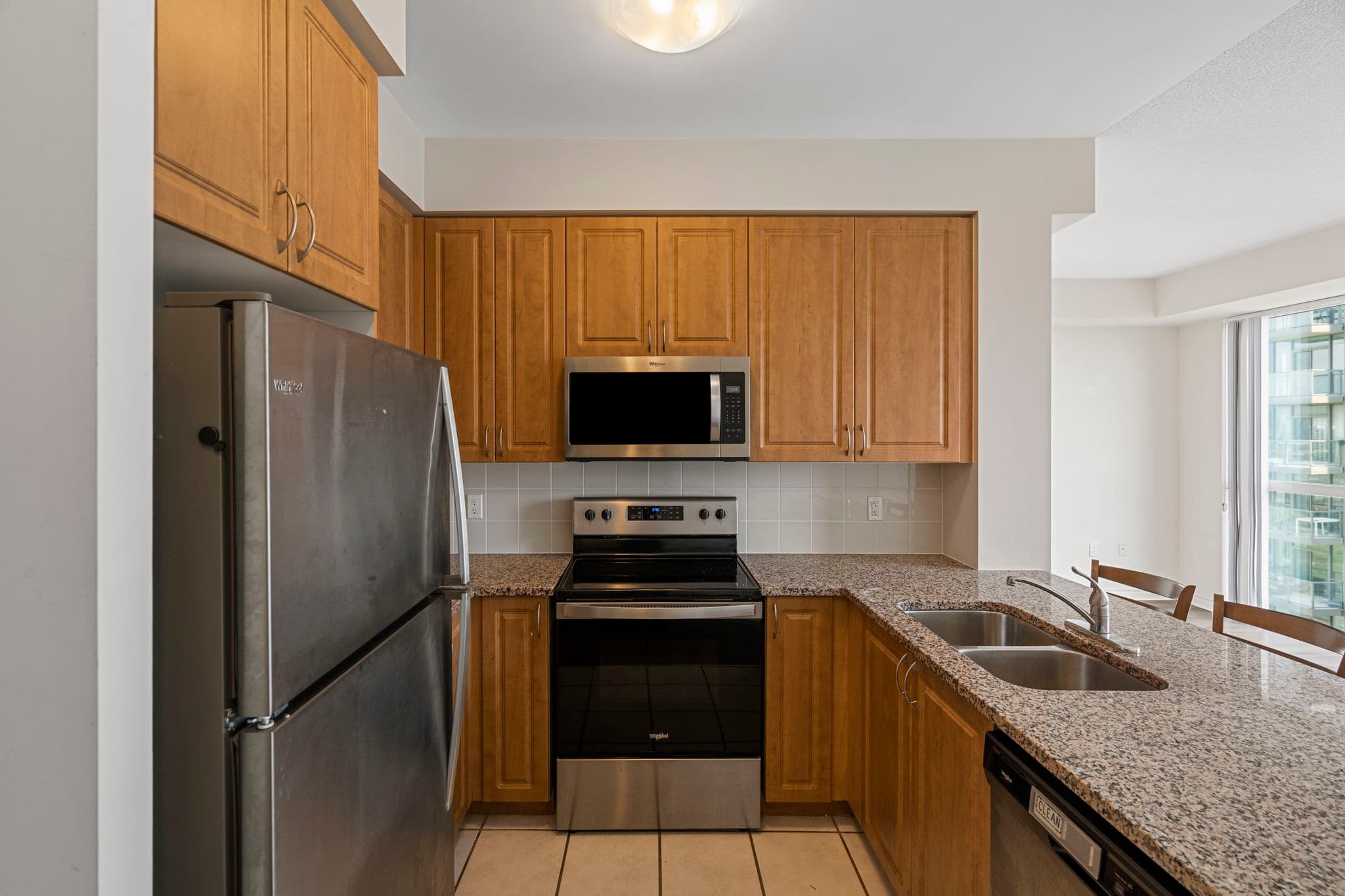 349 Rathburn Rd W Unit 2106 Mississauga, ON L5B 0G9