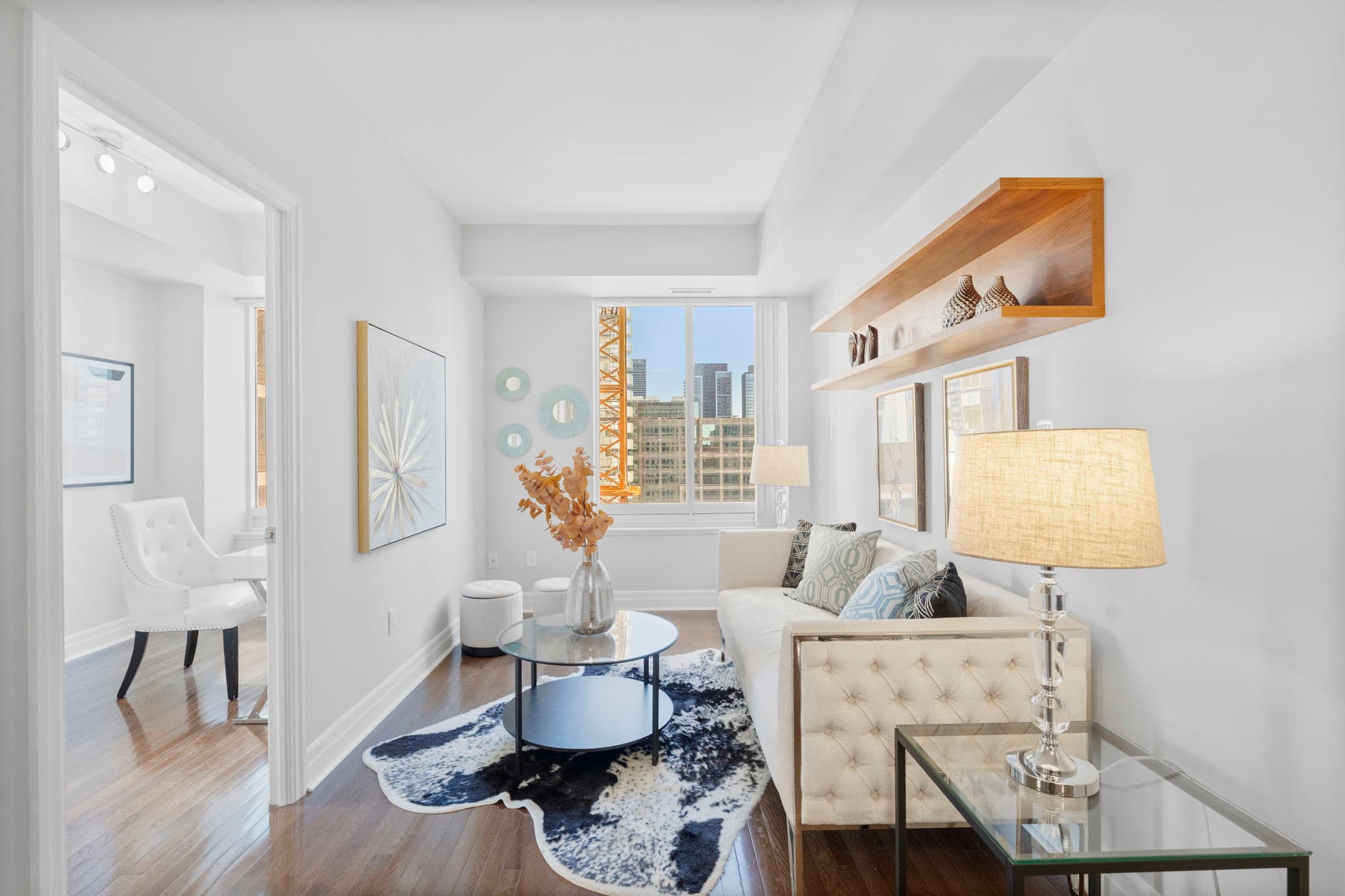 35 Balmuto St Unit 2104 Toronto, ON M4Y 0A3