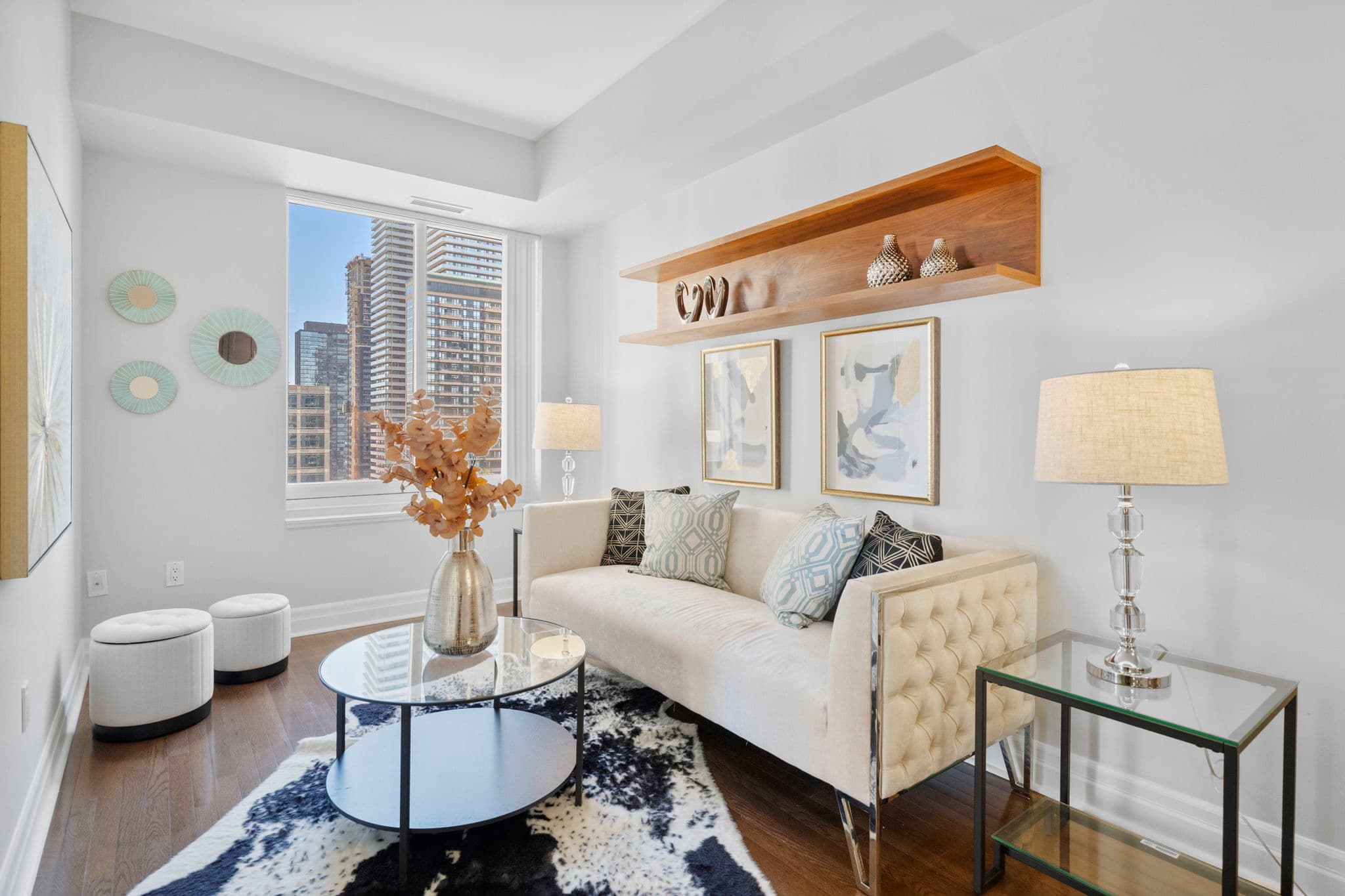 35 Balmuto St Unit 2104 Toronto, ON M4Y 0A3