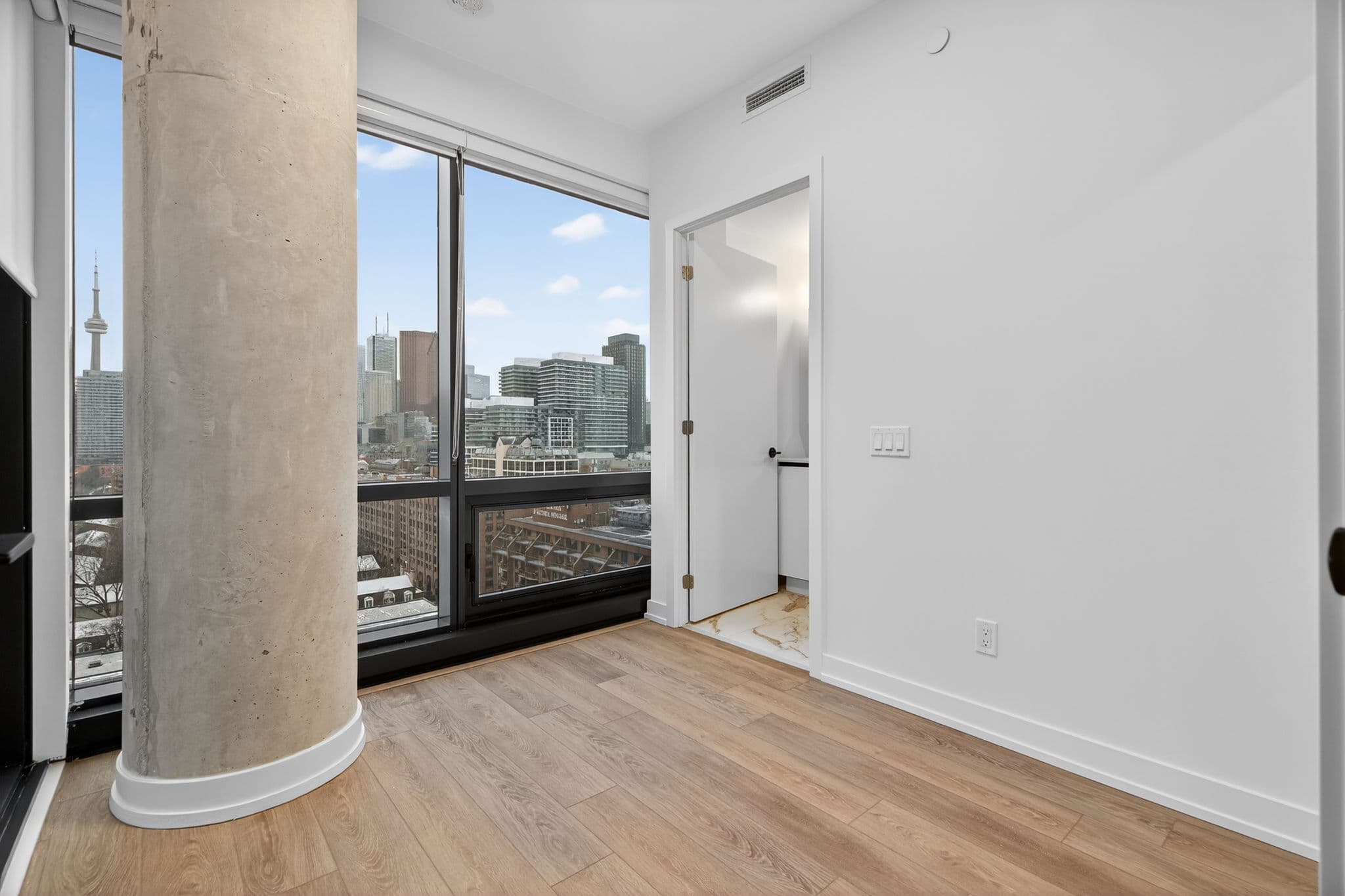 35 Parliament St Unit 1304 Toronto, ON M5A 1G1