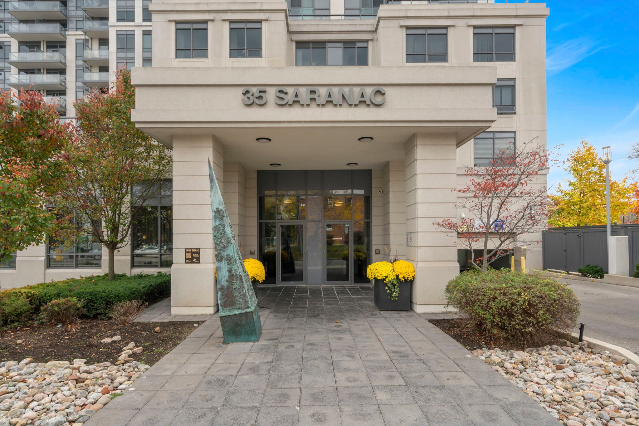 35 Saranac Blvd Suite PH13 Toronto, ON M6A 2G4