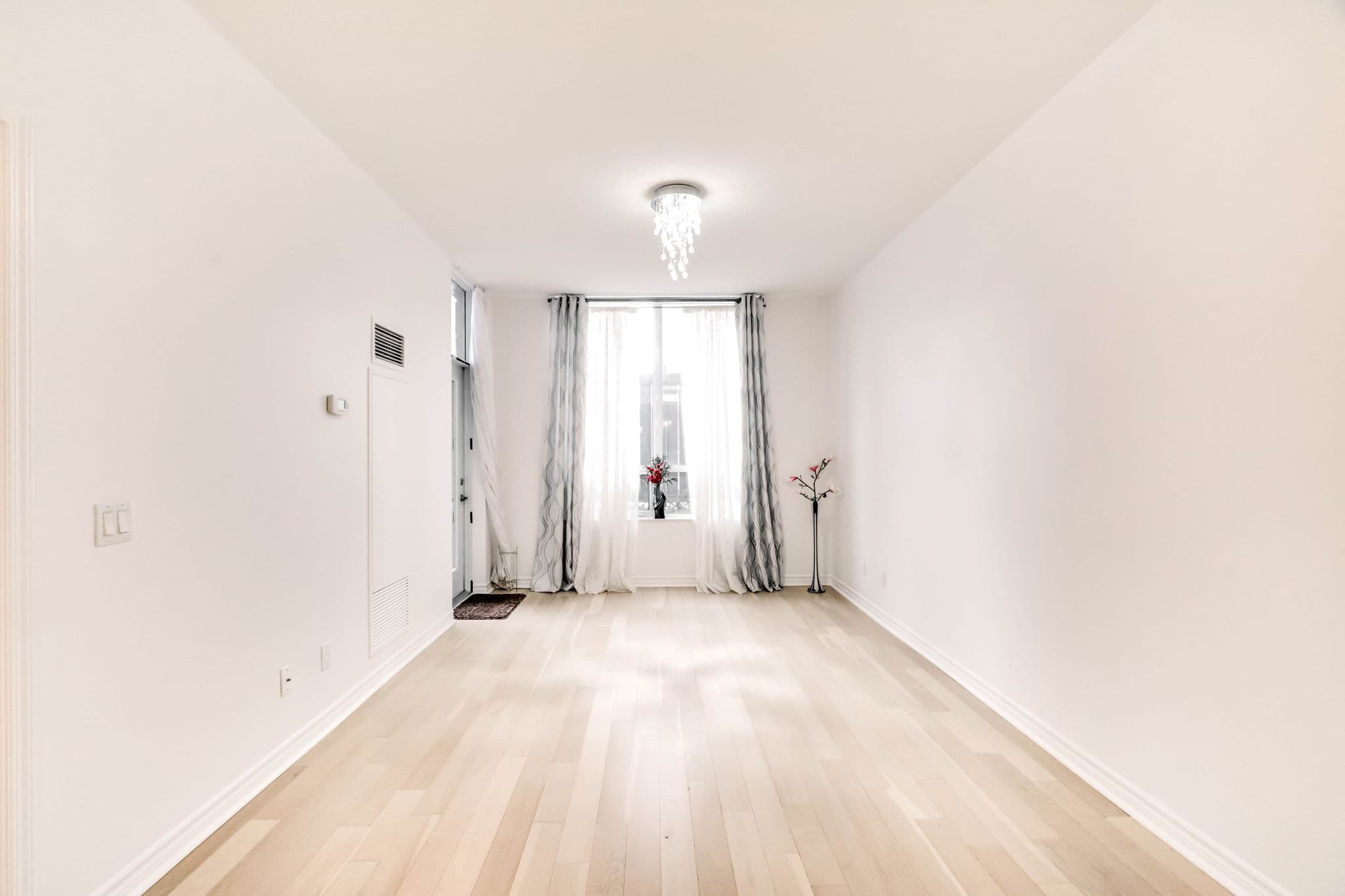 35 Saranac Blvd Unit 115 Toronto, ON M6A 2G4