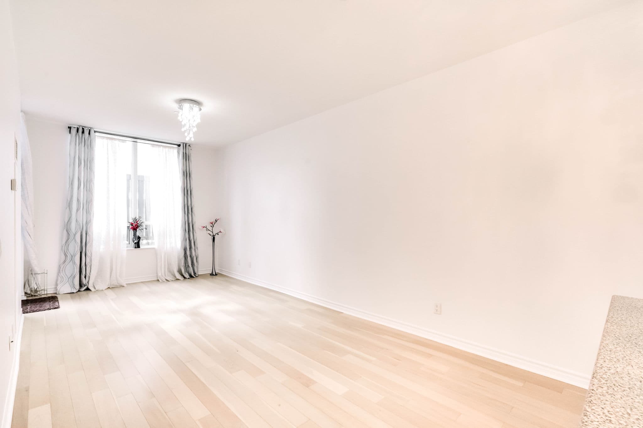 35 Saranac Blvd Unit 115 Toronto, ON M6A 2G4