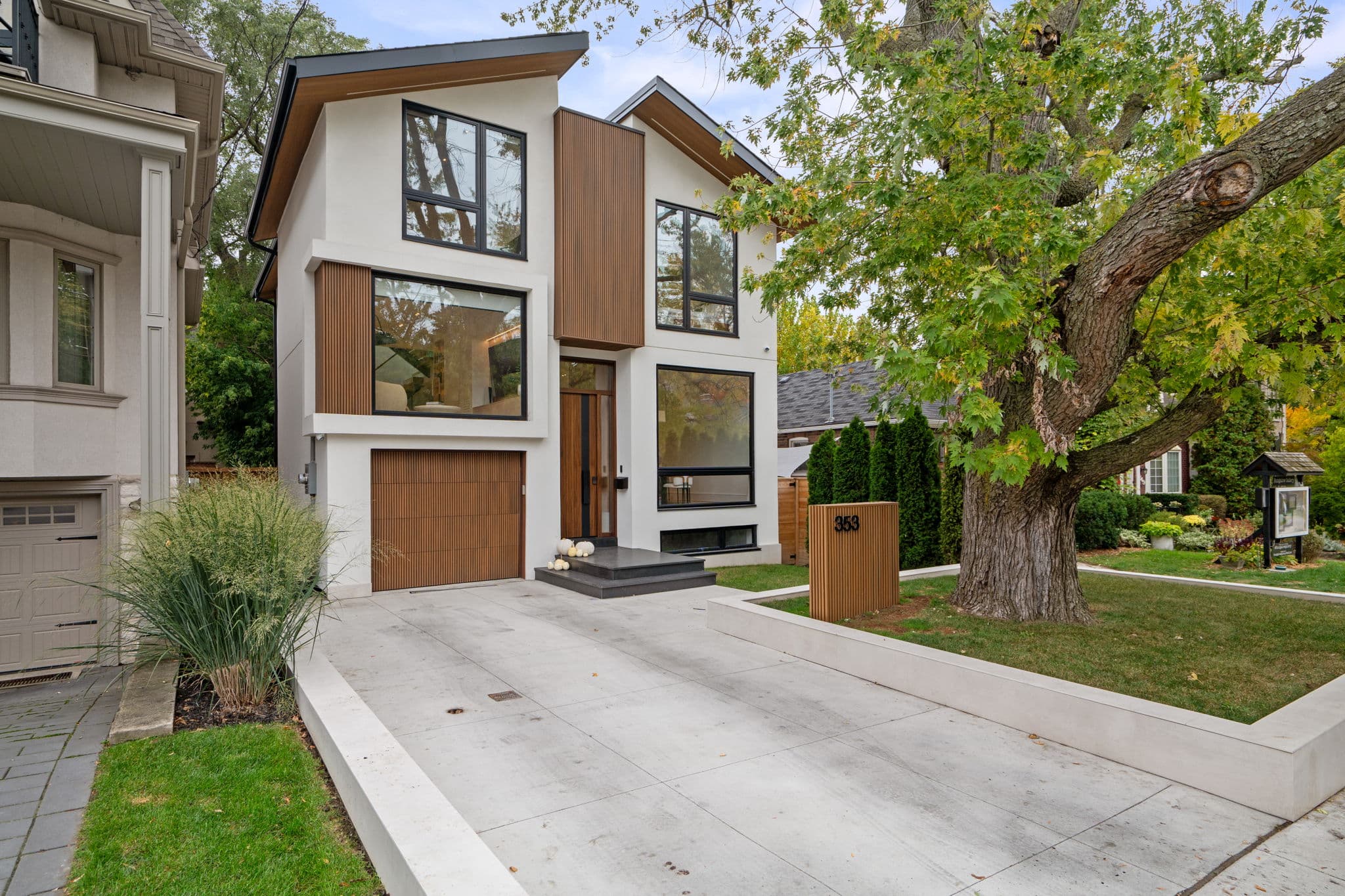 353 Broadway Ave Toronto, ON M4P 1W8