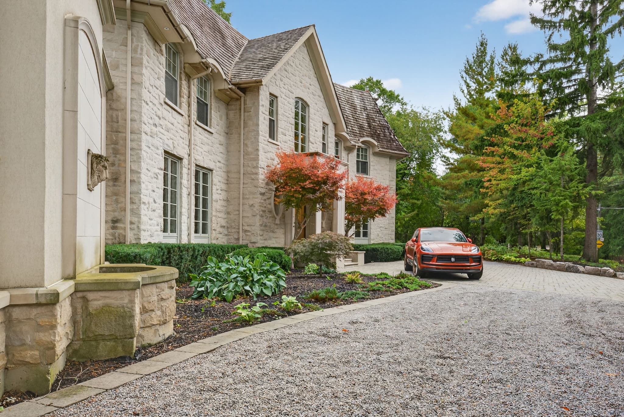 36 Old Yonge St Toronto, ON M2P 1P7