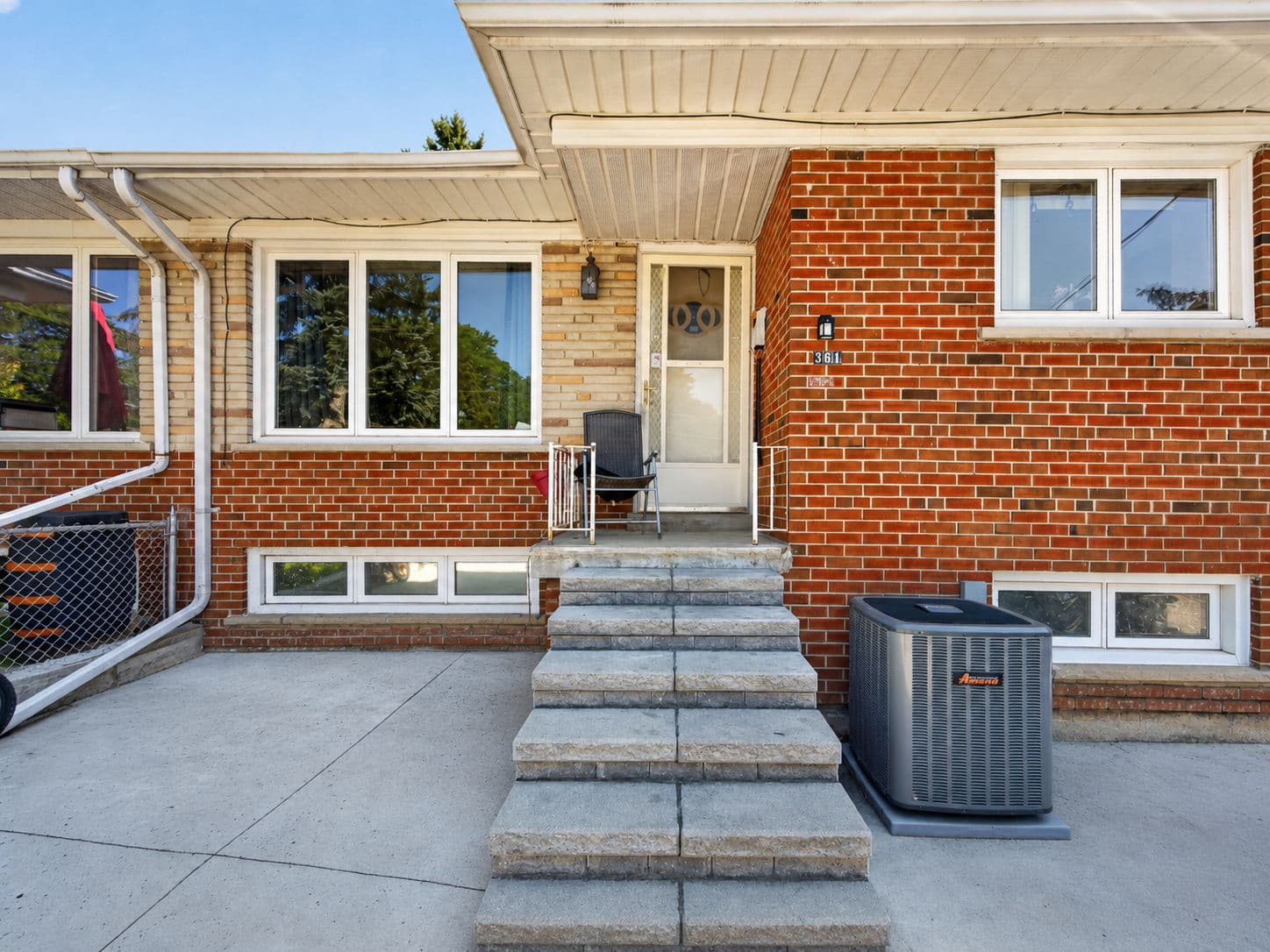 361 Blue Grass Blvd Richmond Hill, ON L4C 3H3