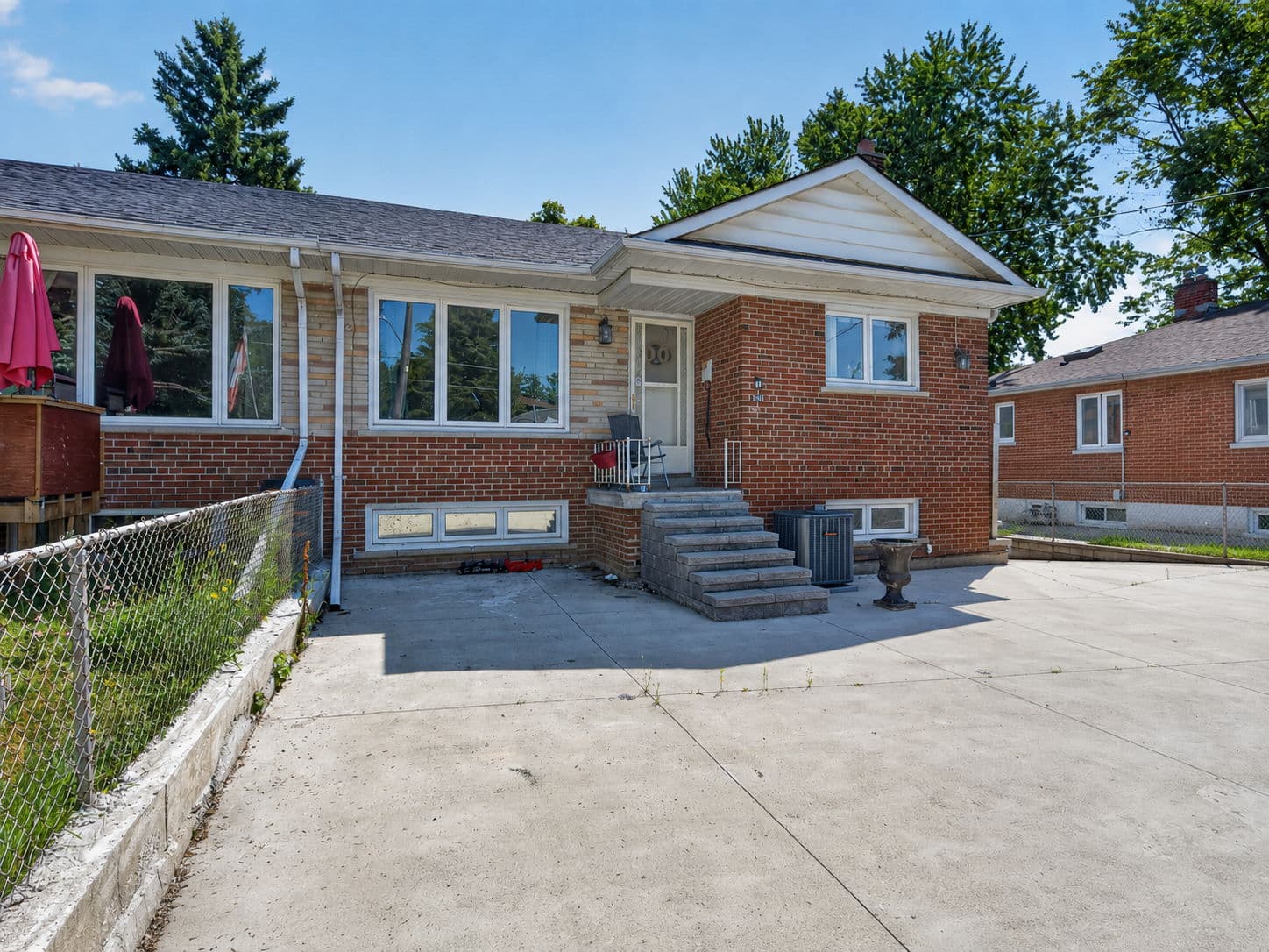 361 Blue Grass Blvd Richmond Hill, ON L4C 3H3