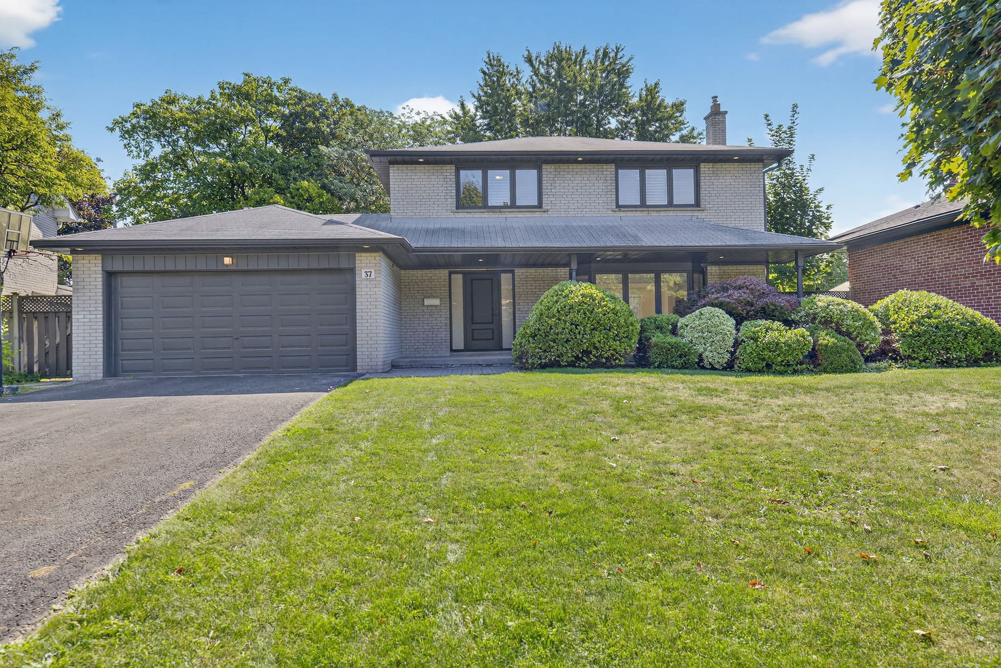 37 Cherry Post Crescent Toronto, ON M9C 2J9