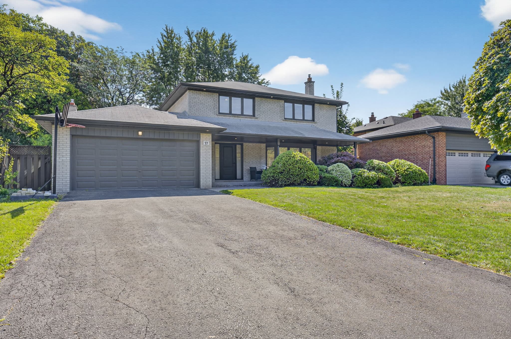 37 Cherry Post Crescent Toronto, ON M9C 2J9