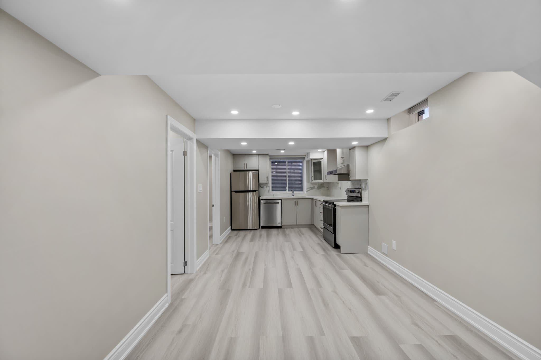37 Hahn St Whitby, ON L1P 0G9