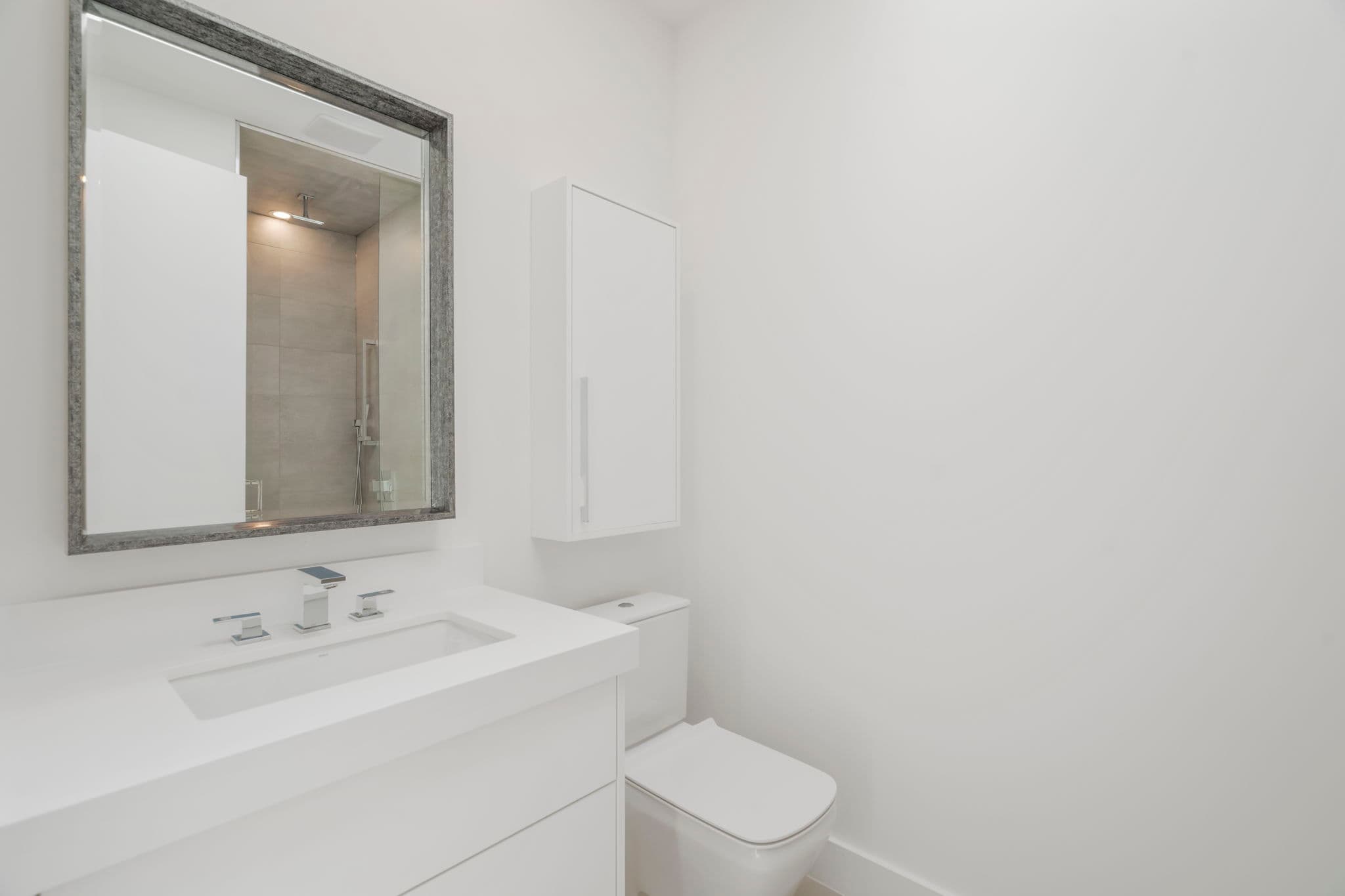37 Kilbarry Rd Toronto, ON M5P 1K4
