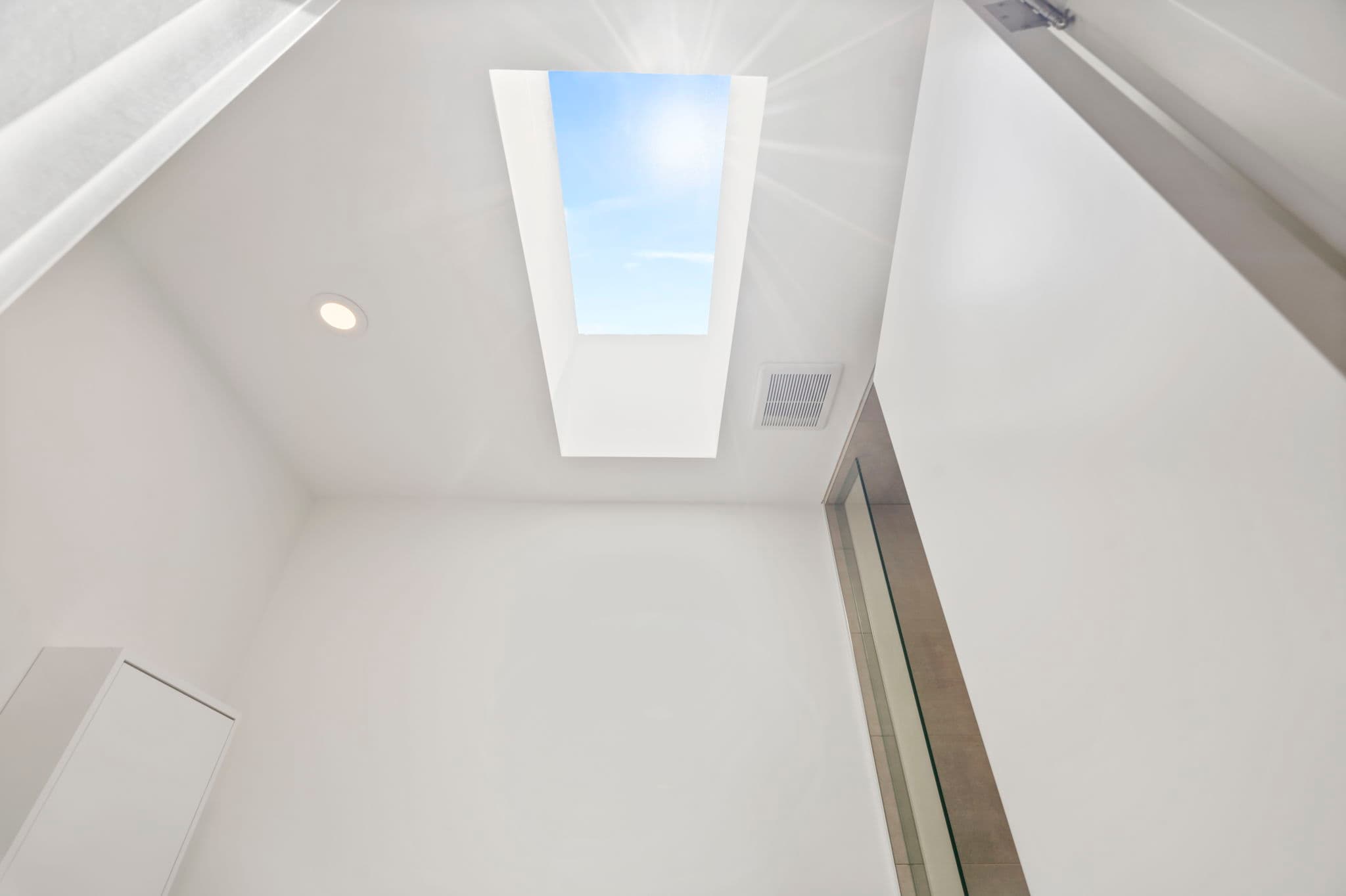 37 Kilbarry Rd Toronto, ON M5P 1K4