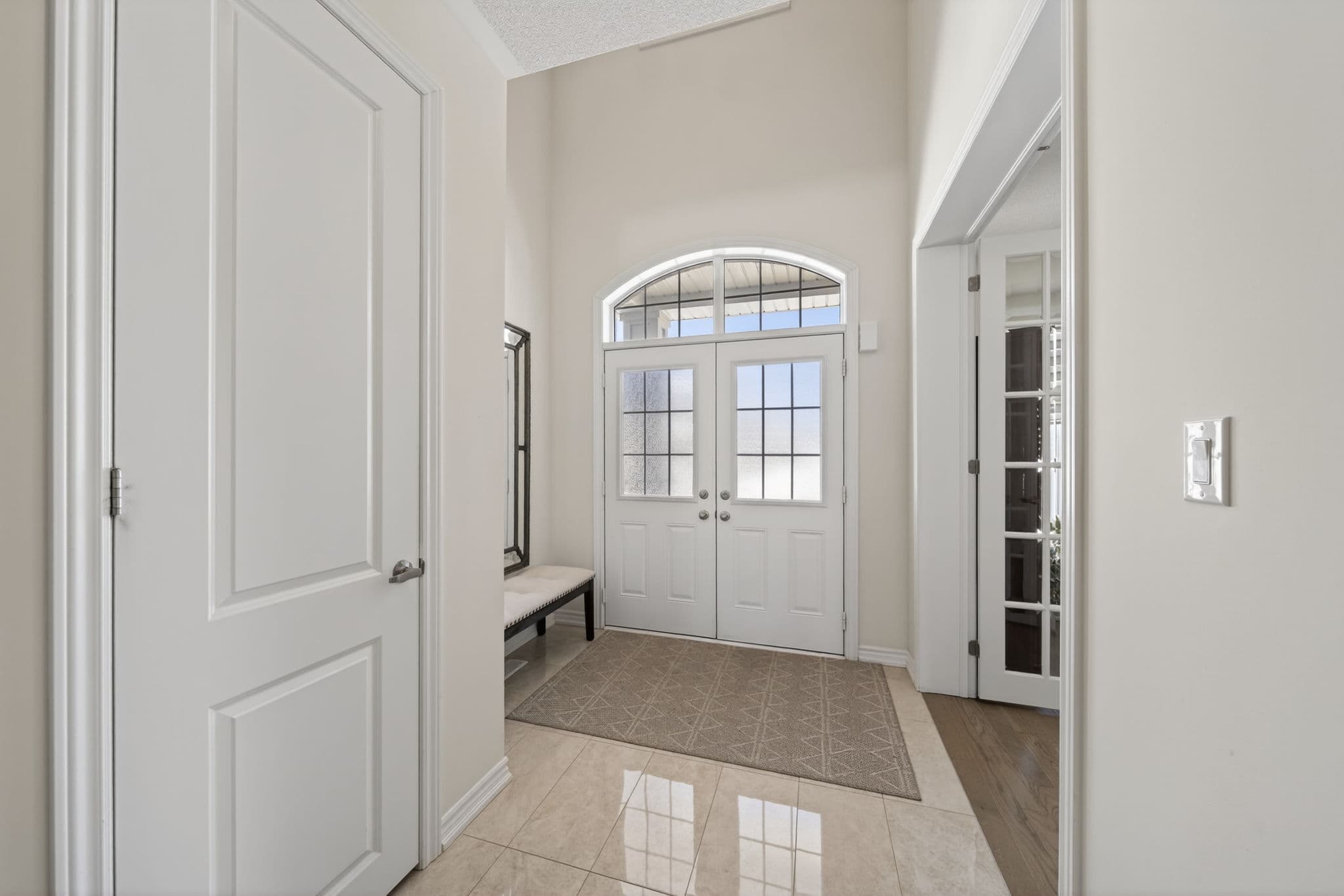 37 Rugman Cres Springwater, ON L9X 2A2