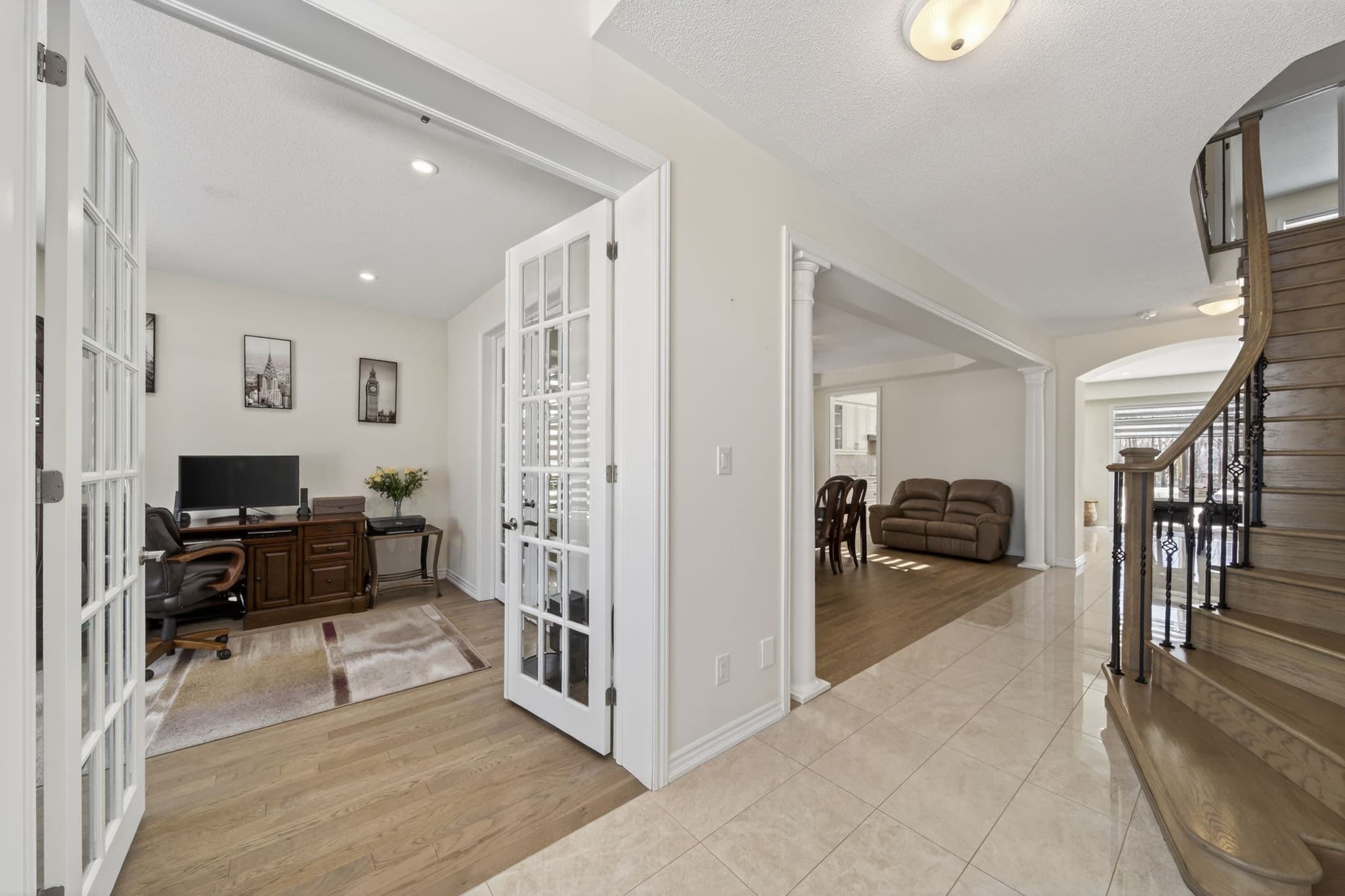37 Rugman Cres Springwater, ON L9X 2A2