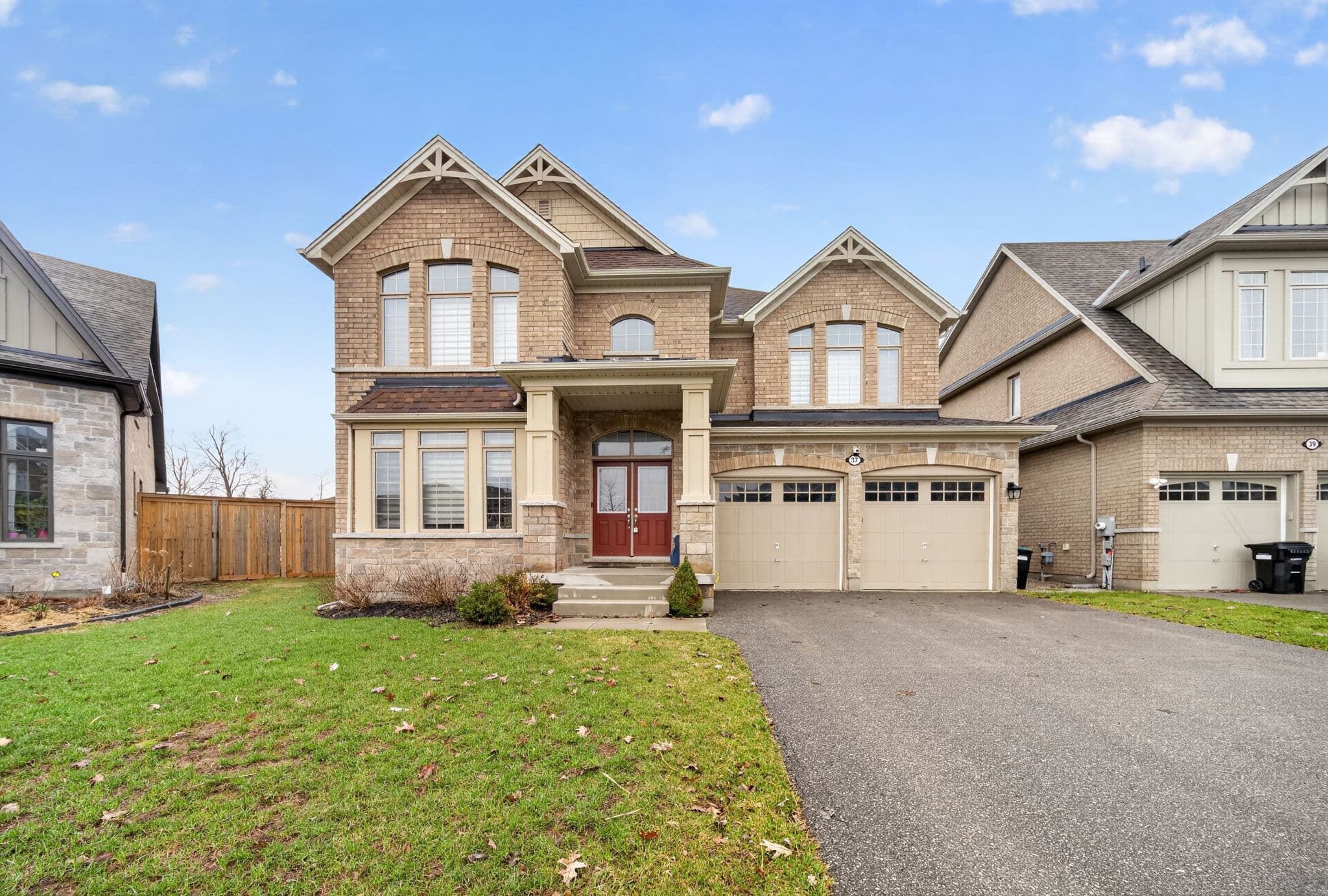 37 Rugman Cres Springwater, ON L9X 2A2