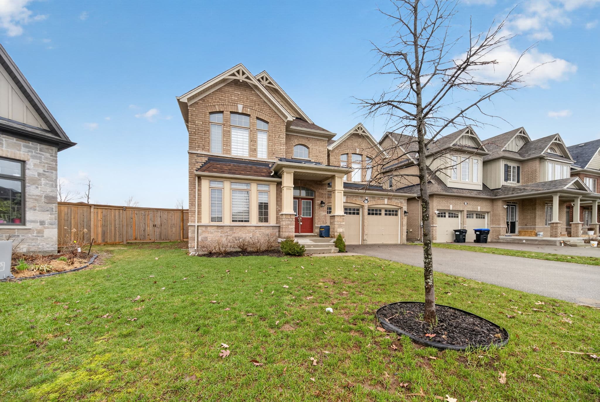 37 Rugman Cres Springwater, ON L9X 2A2
