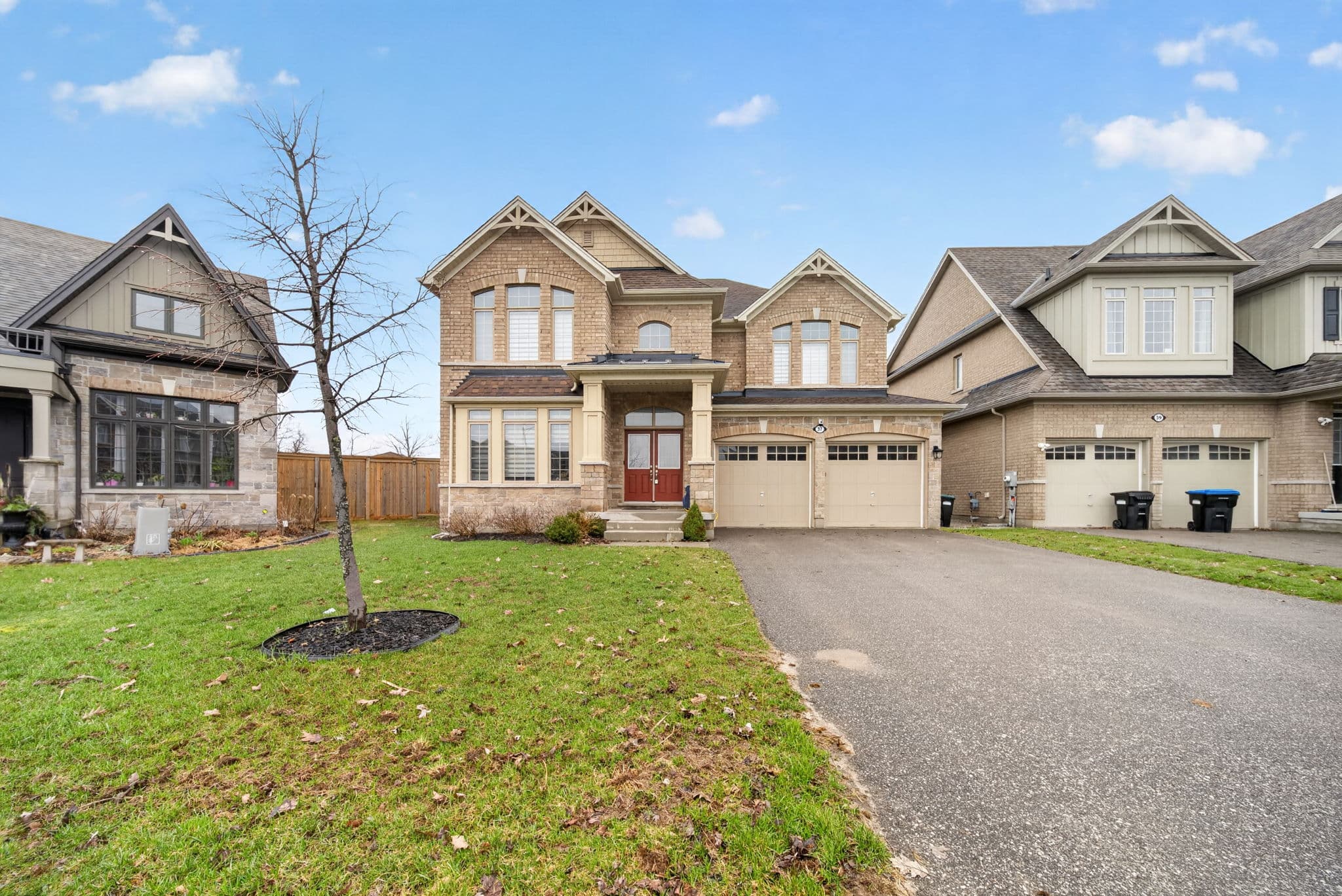 37 Rugman Cres Springwater, ON L9X 2A2