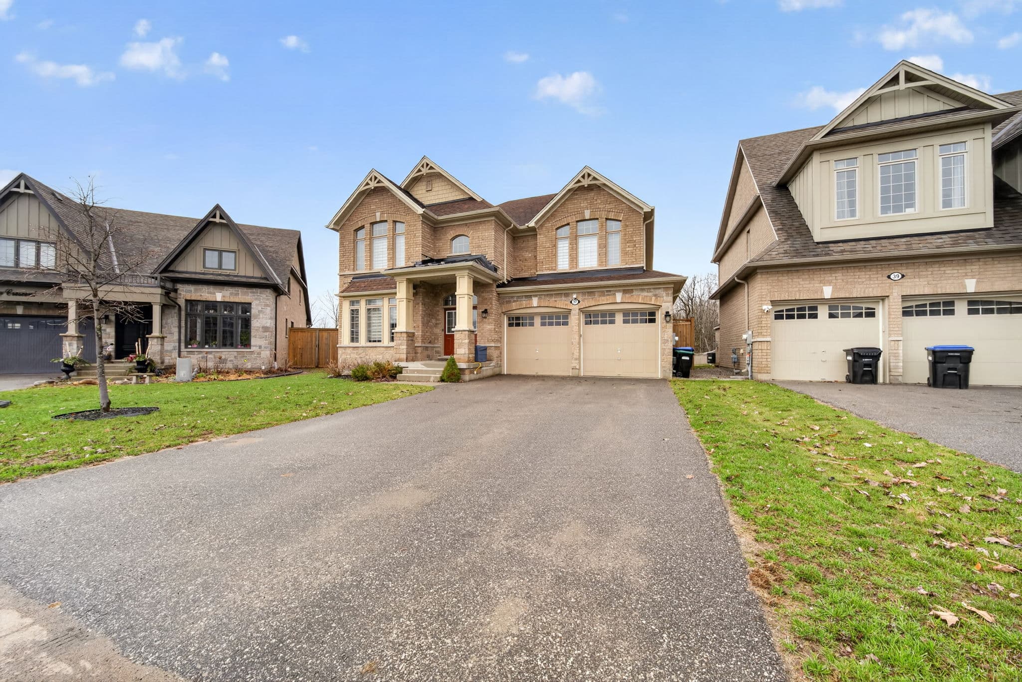 37 Rugman Cres Springwater, ON L9X 2A2