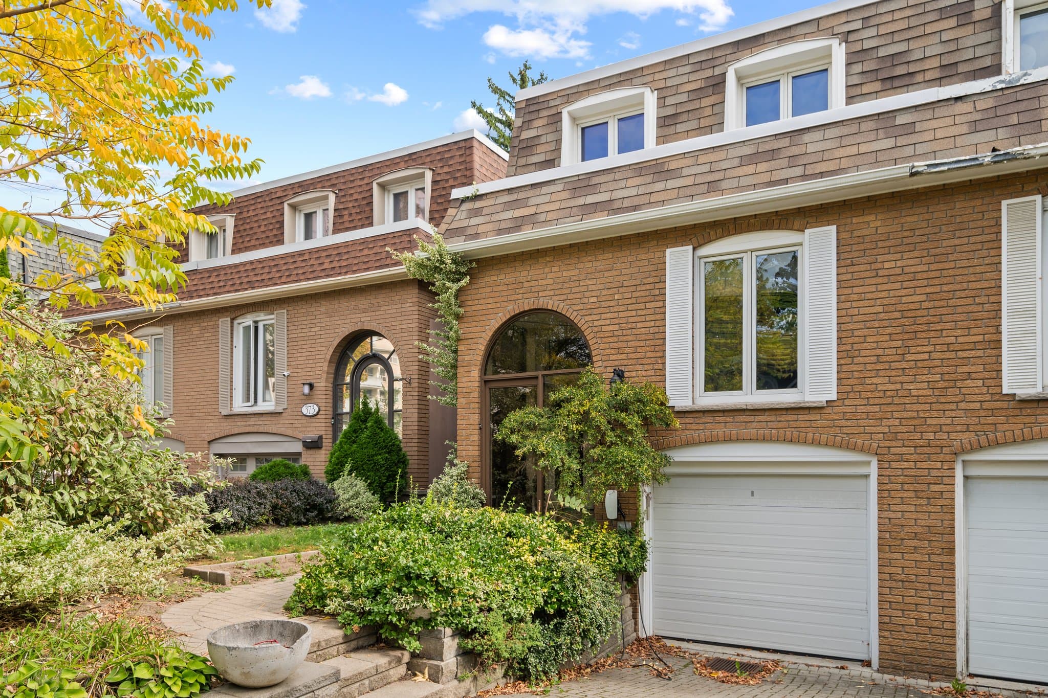 371 Cleveland St Toronto, ON M4S 2X1