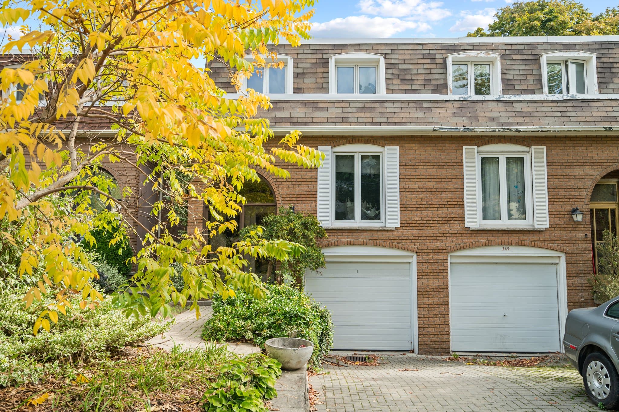 371 Cleveland St Toronto, ON M4S 2X1