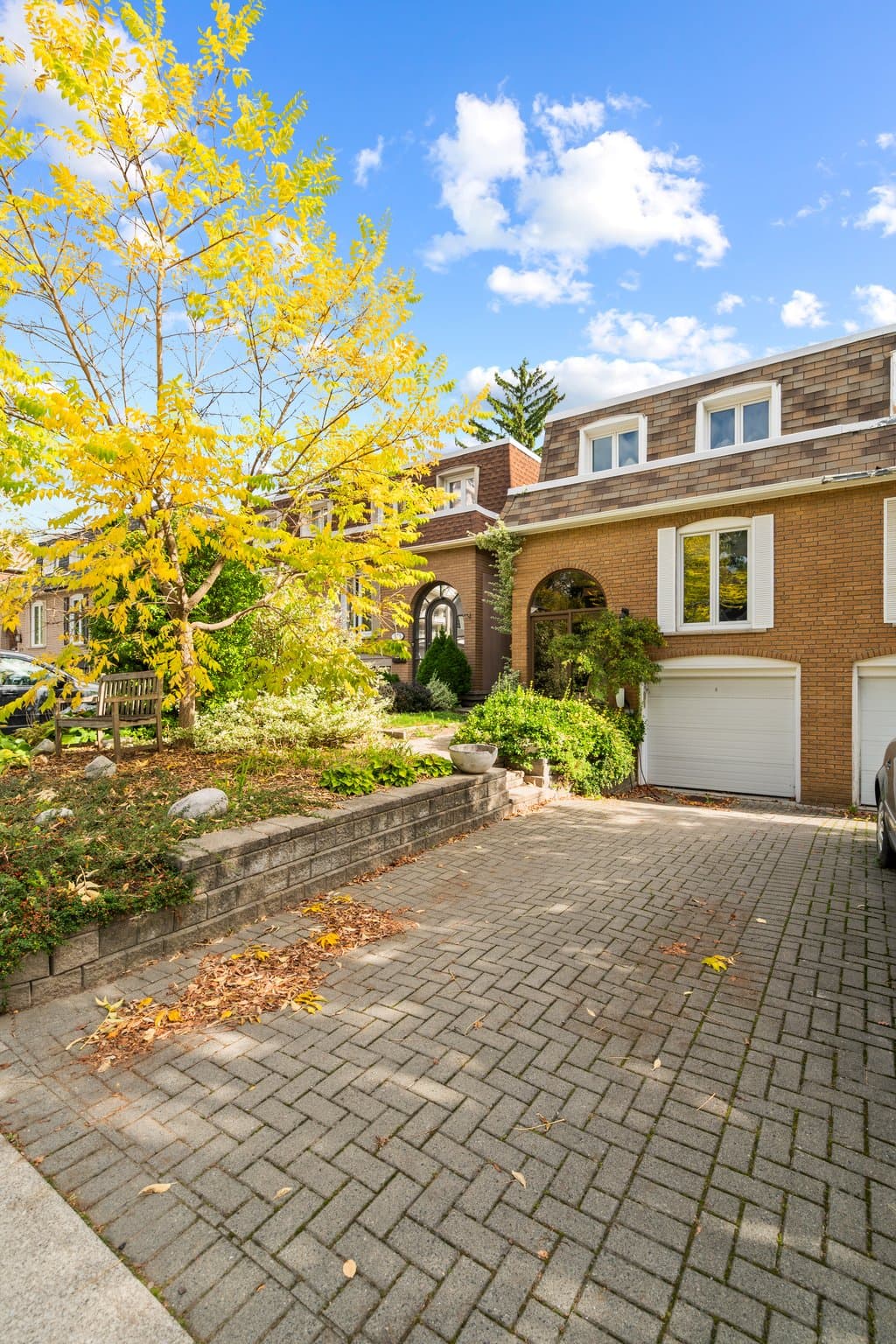 371 Cleveland St Toronto, ON M4S 2X1