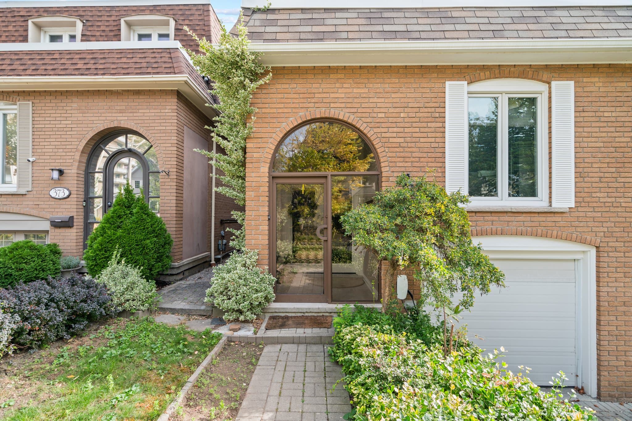 371 Cleveland St Toronto, ON M4S 2X1