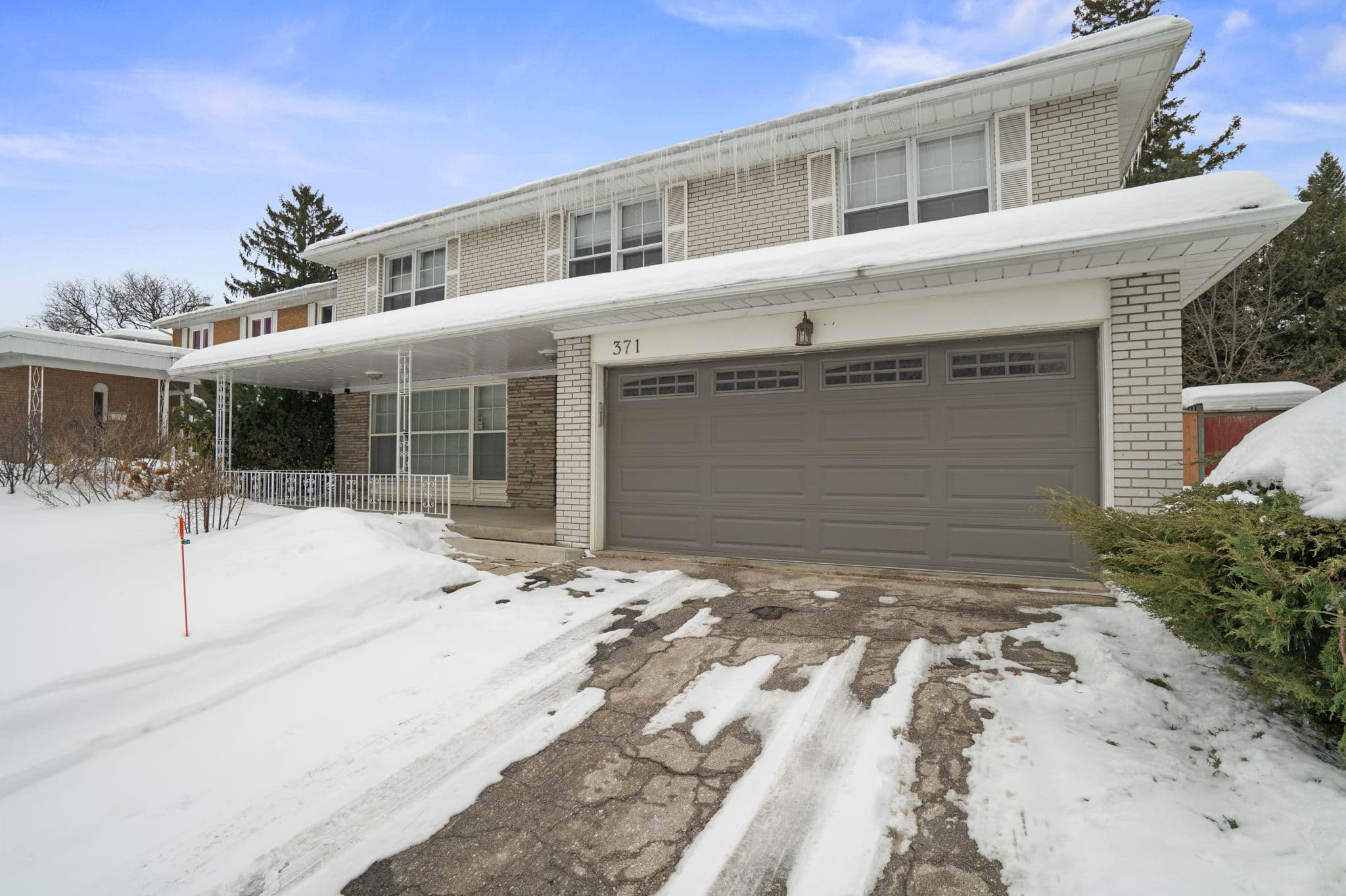 371 Woodsworth Rd Toronto, ON M2L 2T8