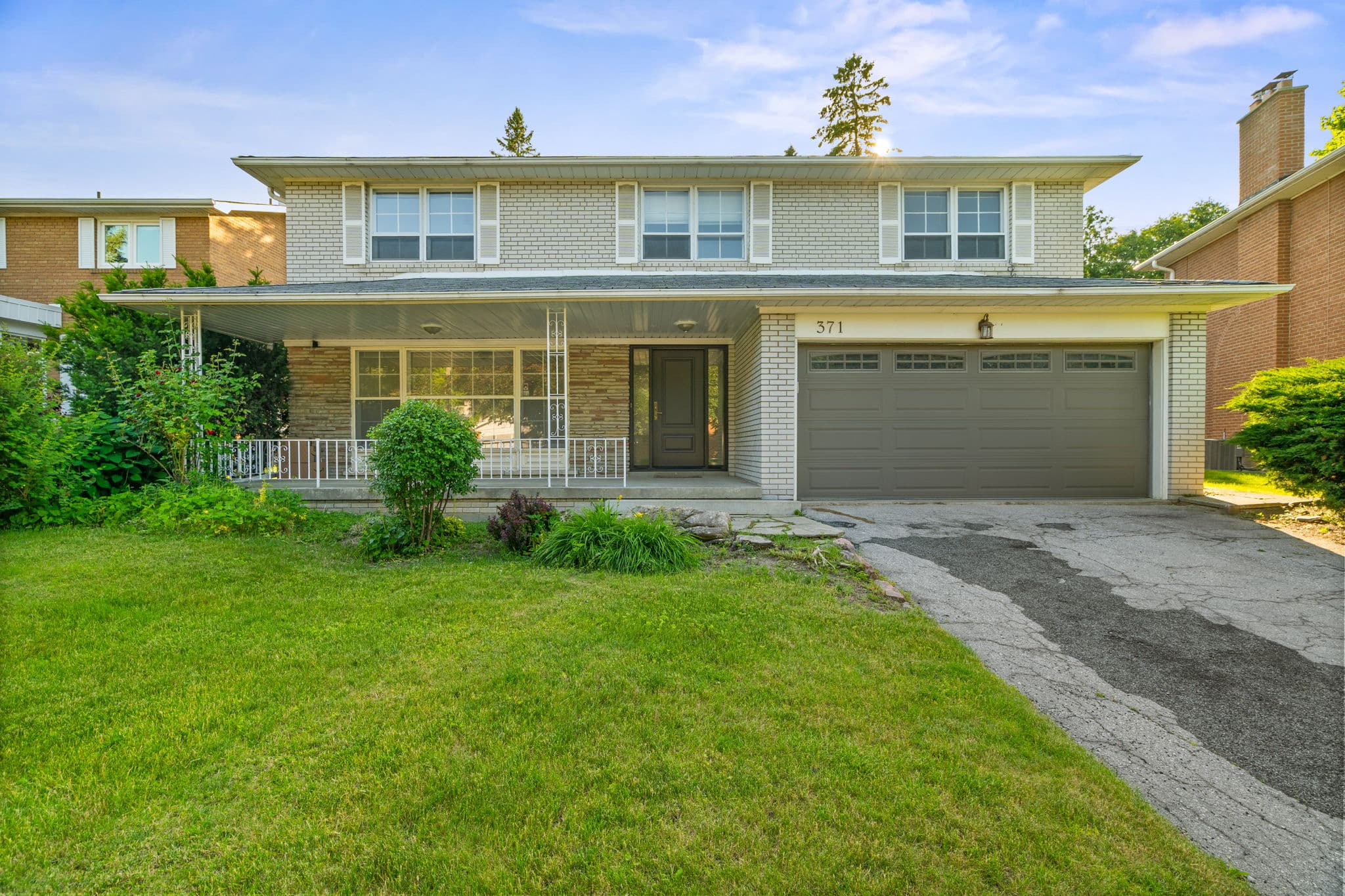 371 Woodsworth Rd Toronto, ON M2L 2T8