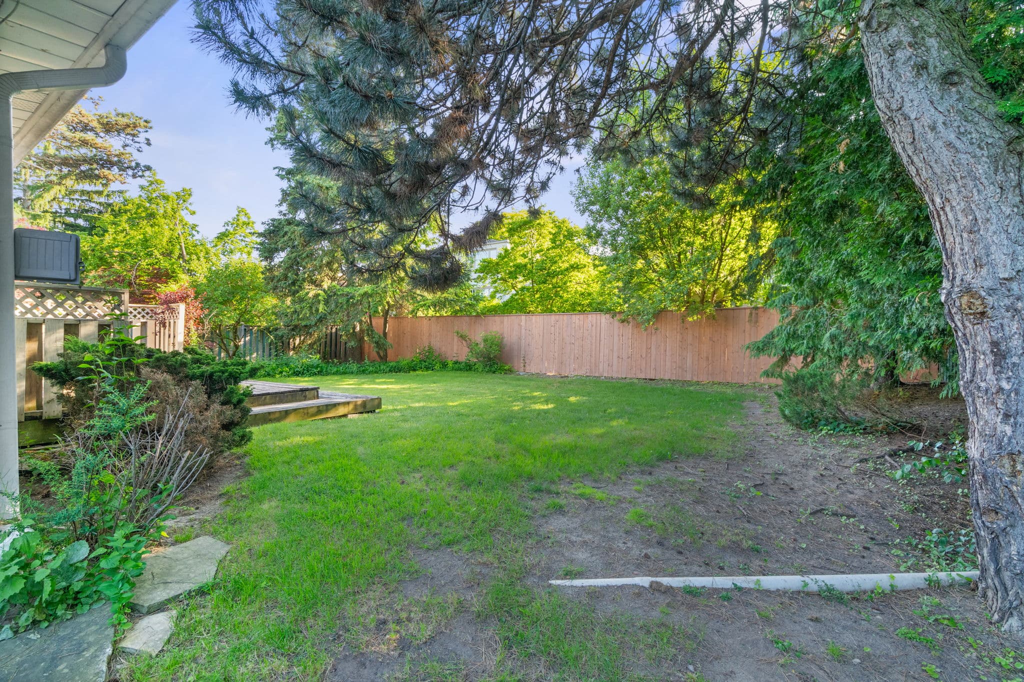371 Woodsworth Rd Toronto, ON M2L 2T8