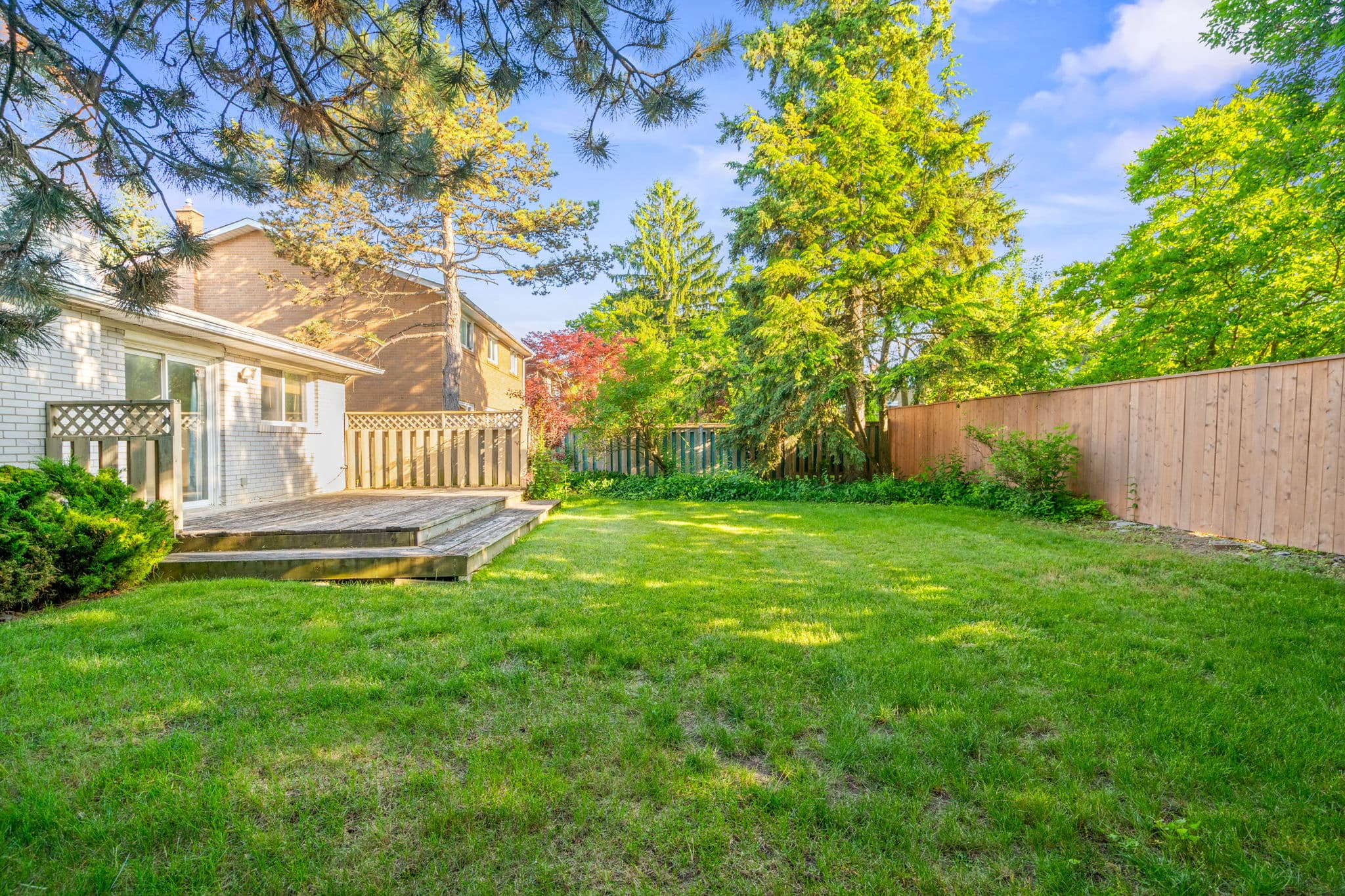 371 Woodsworth Rd Toronto, ON M2L 2T8