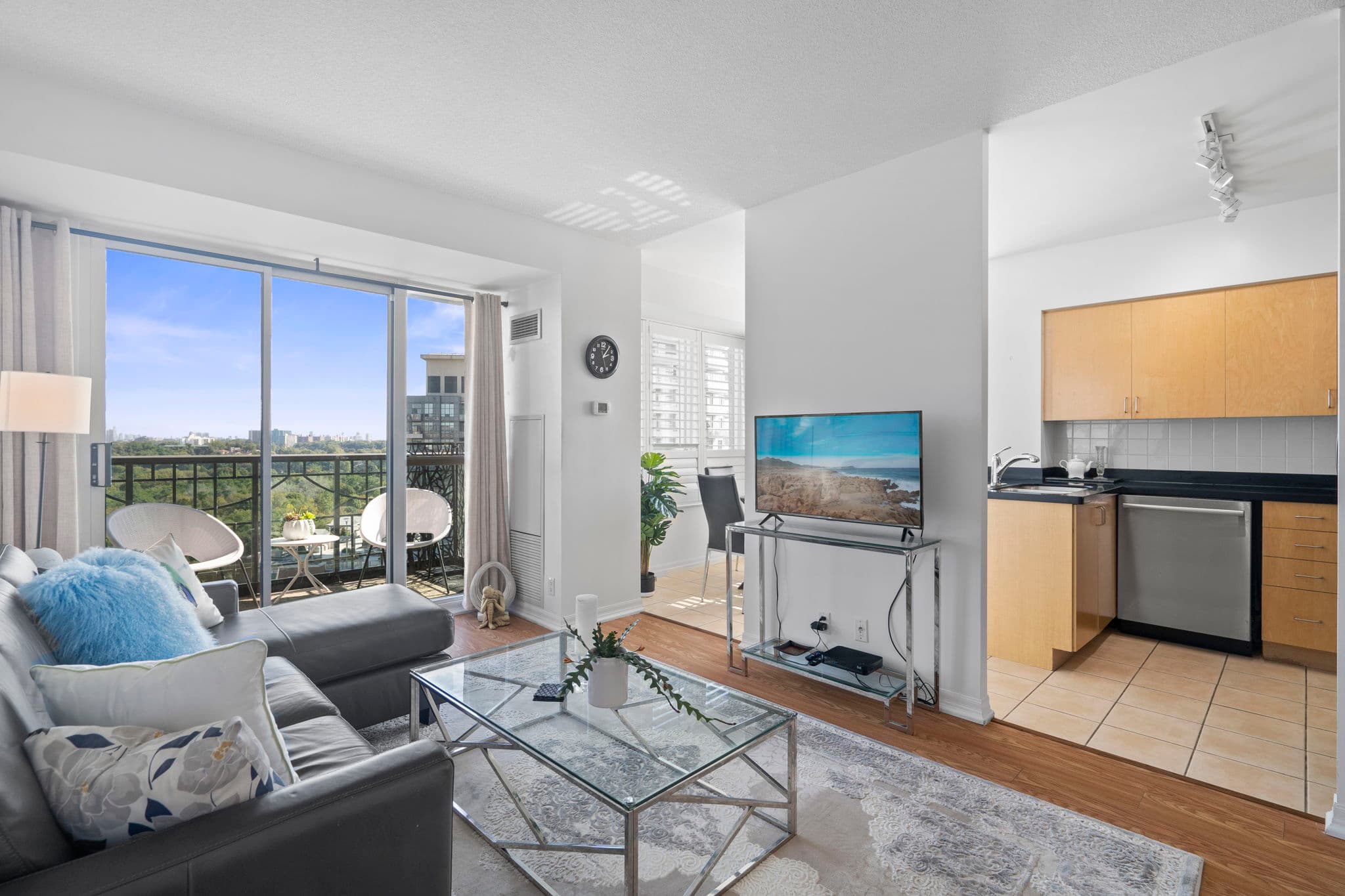 38 Fontenay Ct Unit 1107 Toronto, ON M9A 5H5
